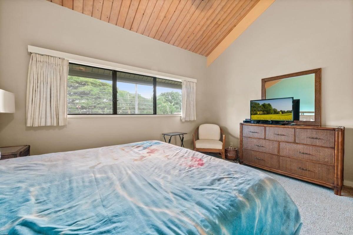 Kahana Village 9 · KHV 9 2BR Oceanfront Condo w Panoramic Maui