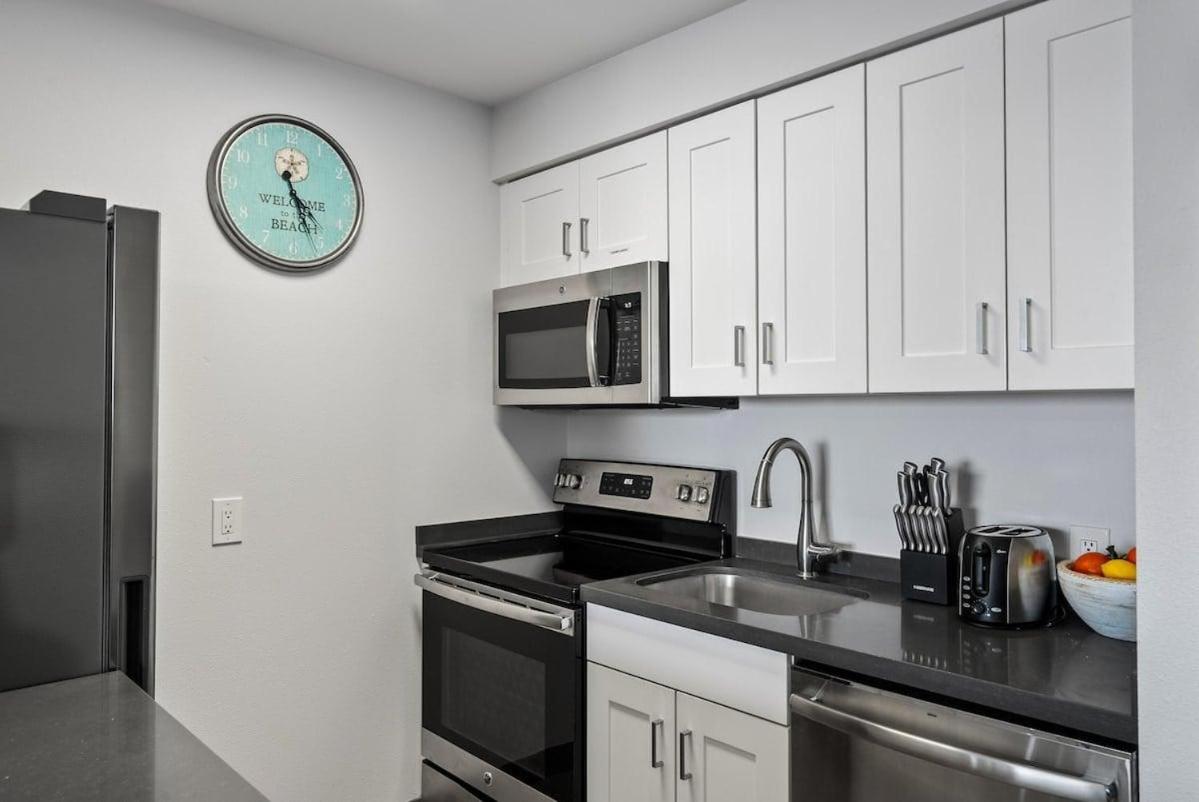 Lahaina Shores 523 · LS 523 Direct Beachfront Studio with Stunni