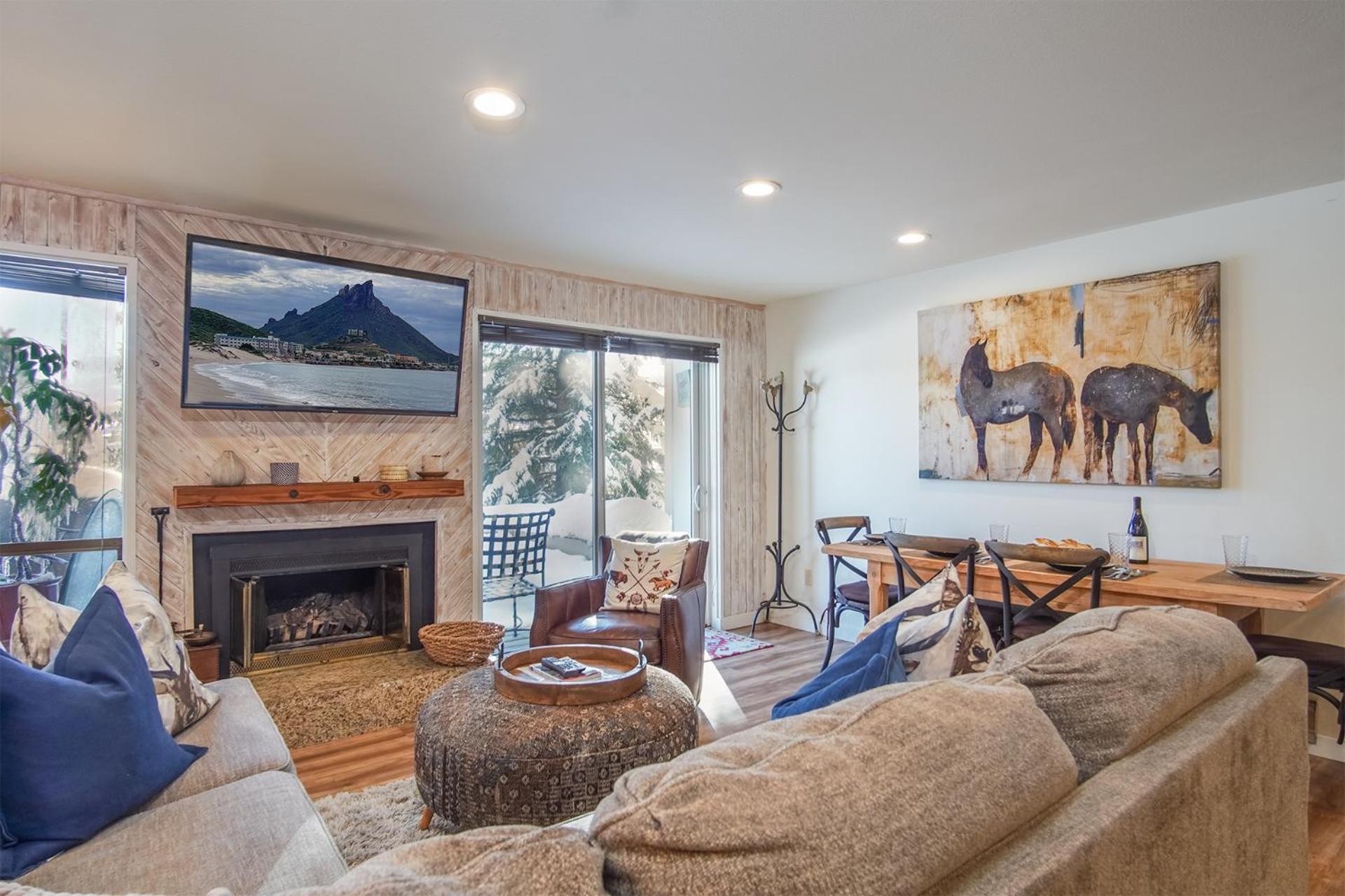 Bonne Vie Condo with Elkhorn Amenity Passes!