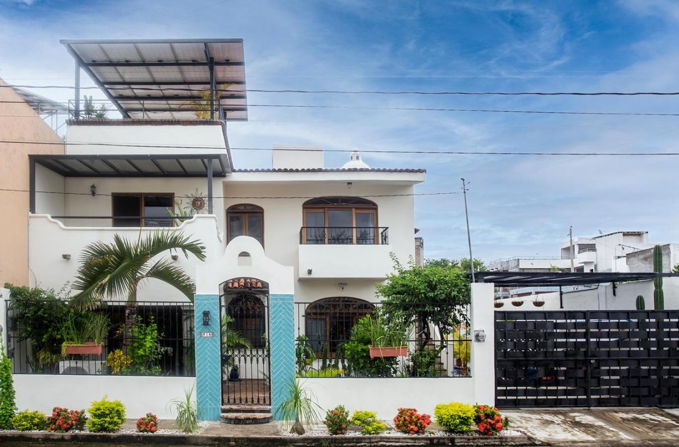 Casita El Nido- Spacious 2 Bedroom Main Floor Apartment