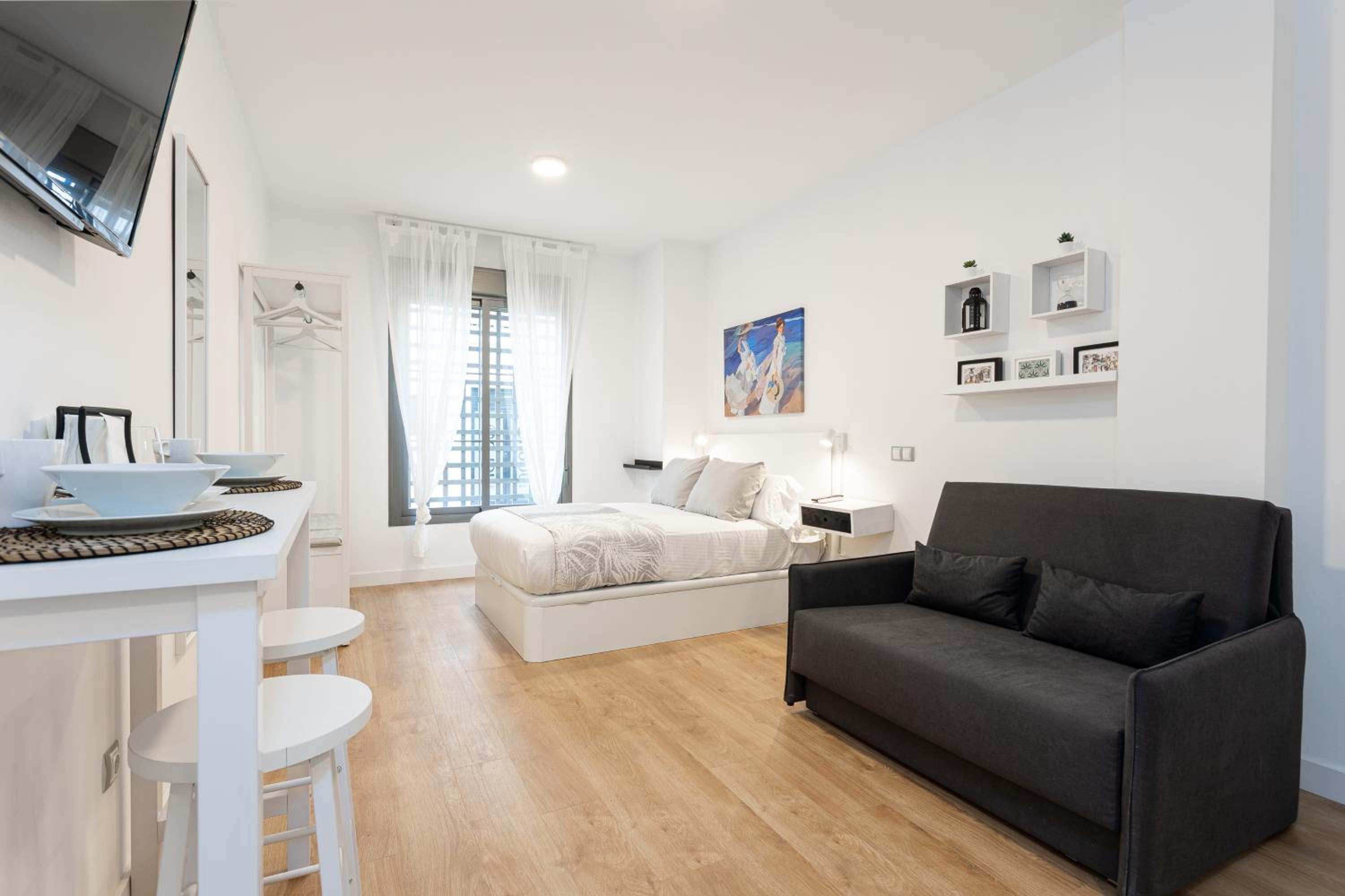 H2M Dos Aceras Loft ground floor, air conditioning, wifi