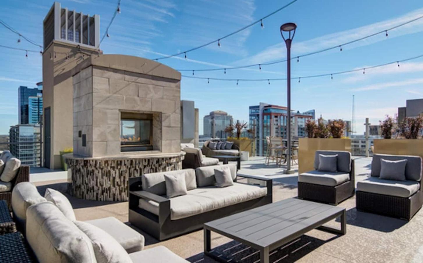 Modern Midtown Retreat Views Rooftop Pool