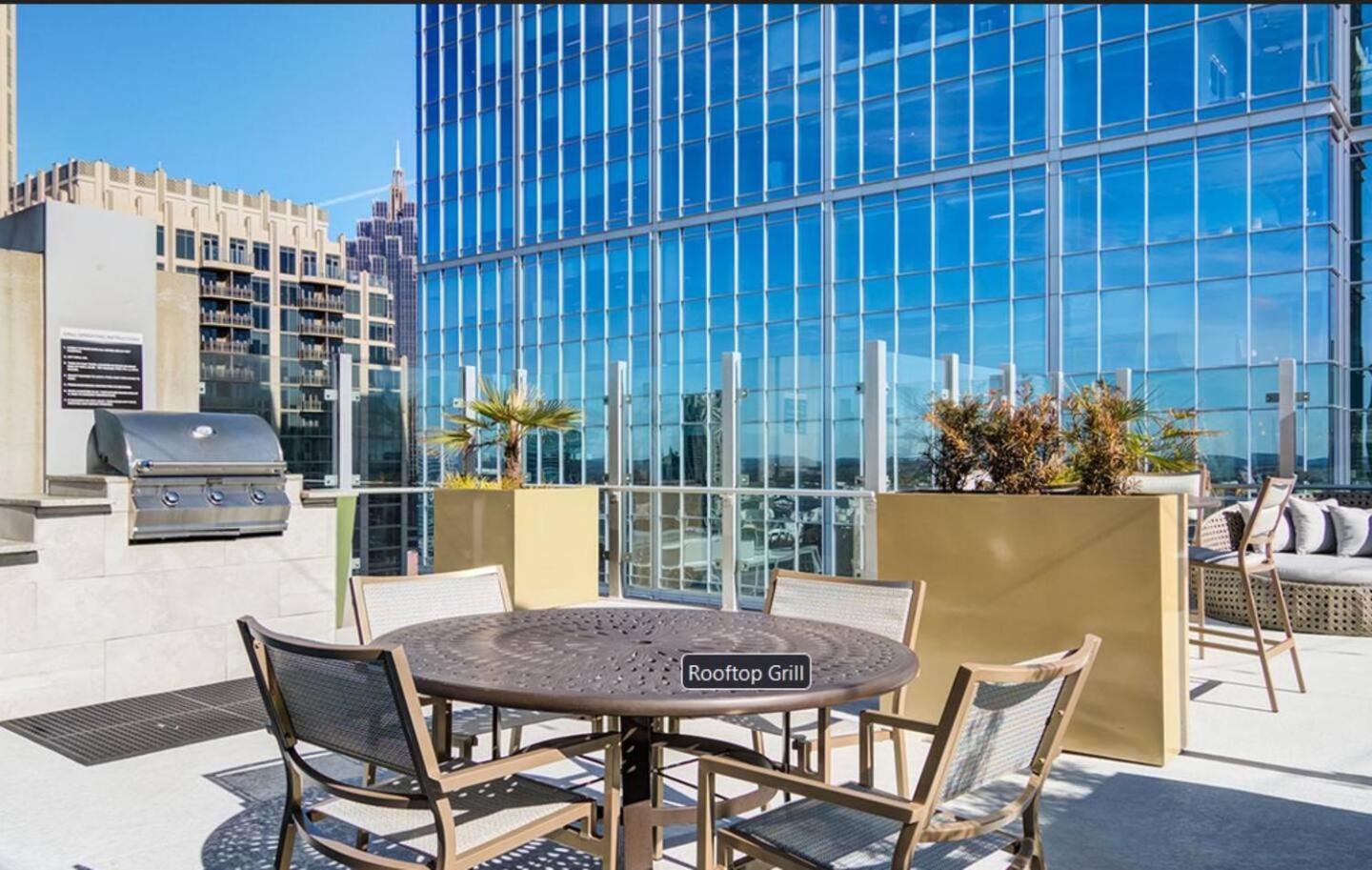 Modern Midtown Retreat Views Rooftop Pool