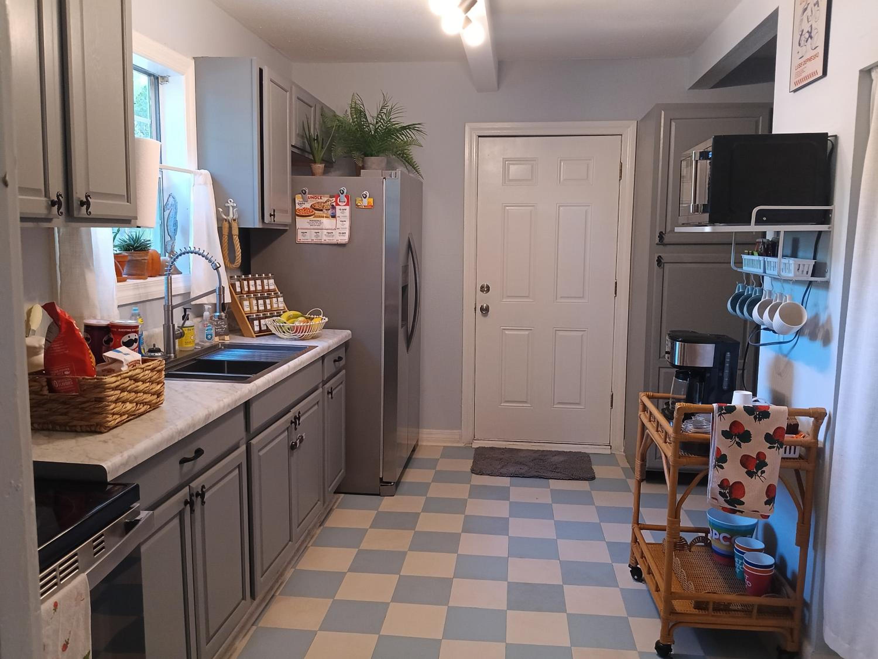 The Lemon Zest Cottage Paws Welcome