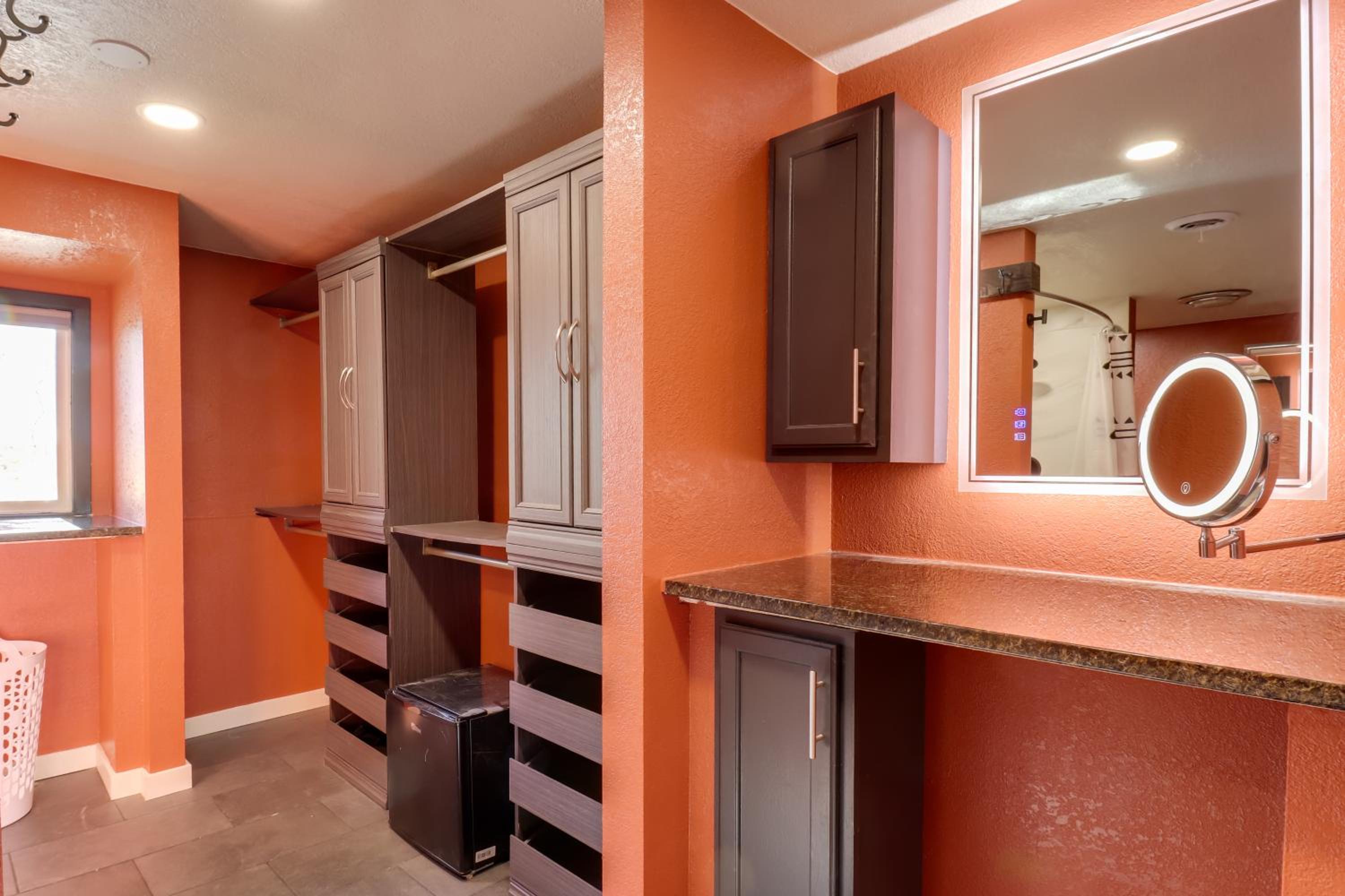 11 Mi to Maple Lake Family-Friendly Fertile Home