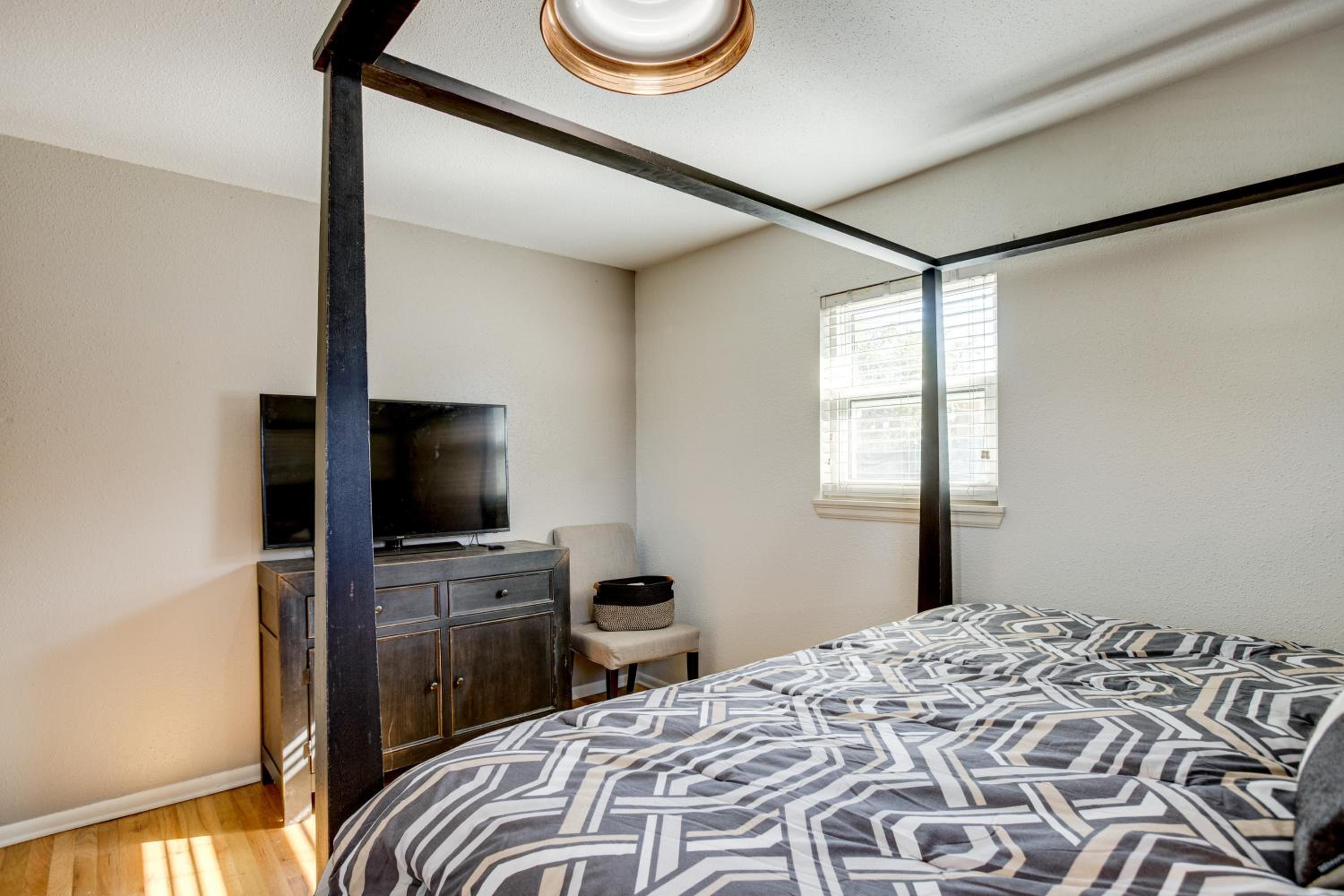 Furnished Patio! Suburban Gem 11 Mi to Dtwn Denver