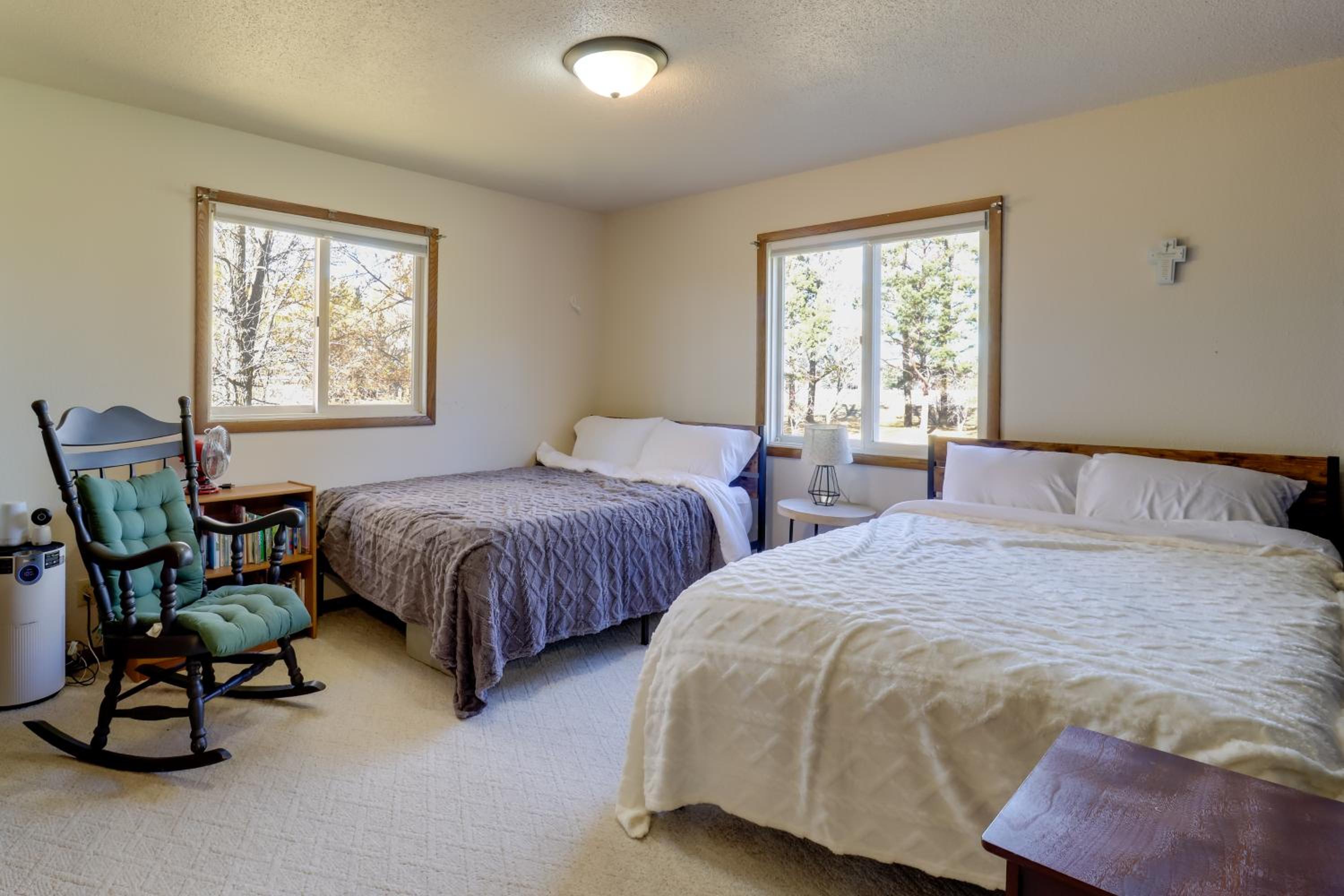 11 Mi to Maple Lake Family-Friendly Fertile Home