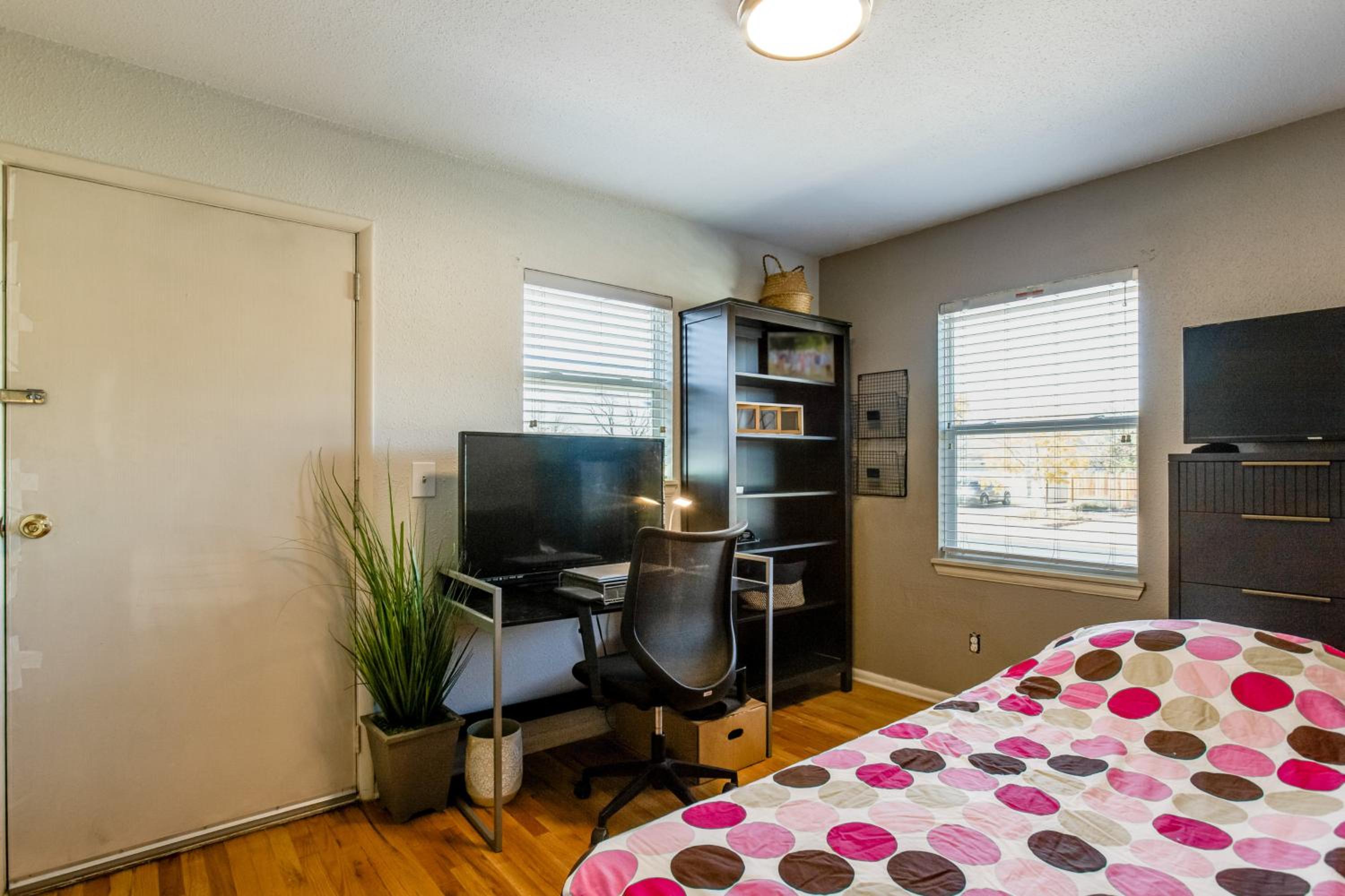 Furnished Patio! Suburban Gem 11 Mi to Dtwn Denver