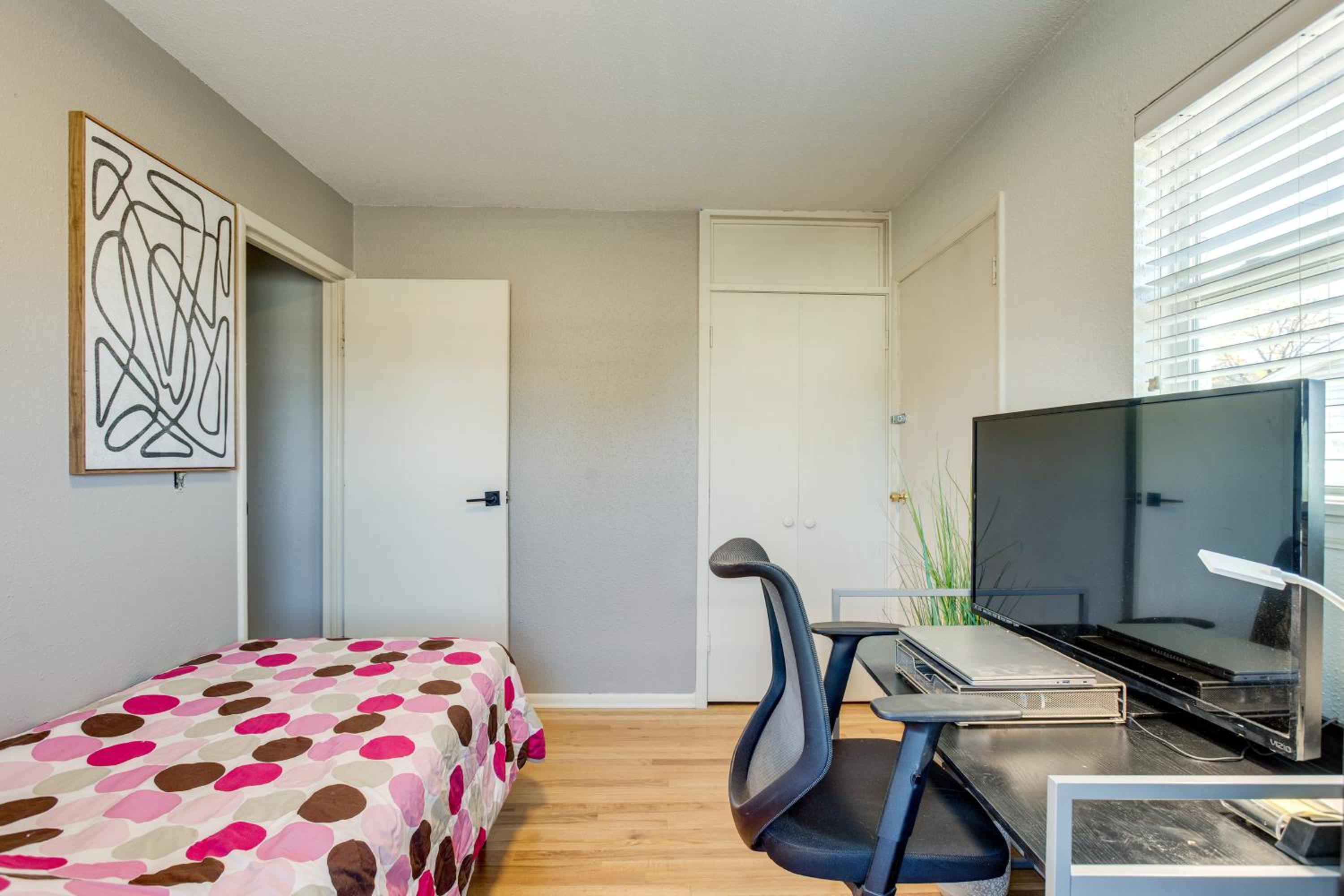Furnished Patio! Suburban Gem 11 Mi to Dtwn Denver