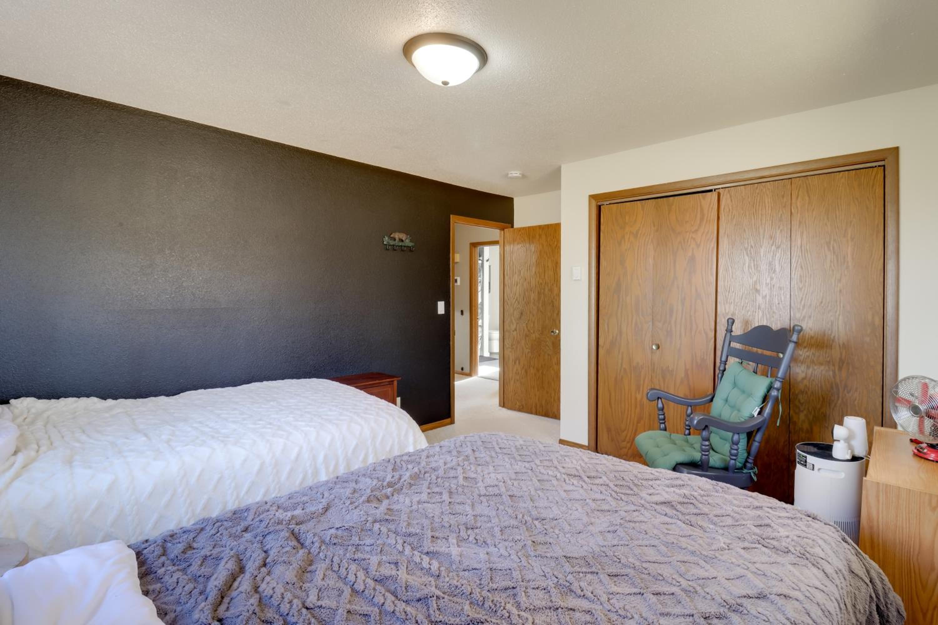 11 Mi to Maple Lake Family-Friendly Fertile Home