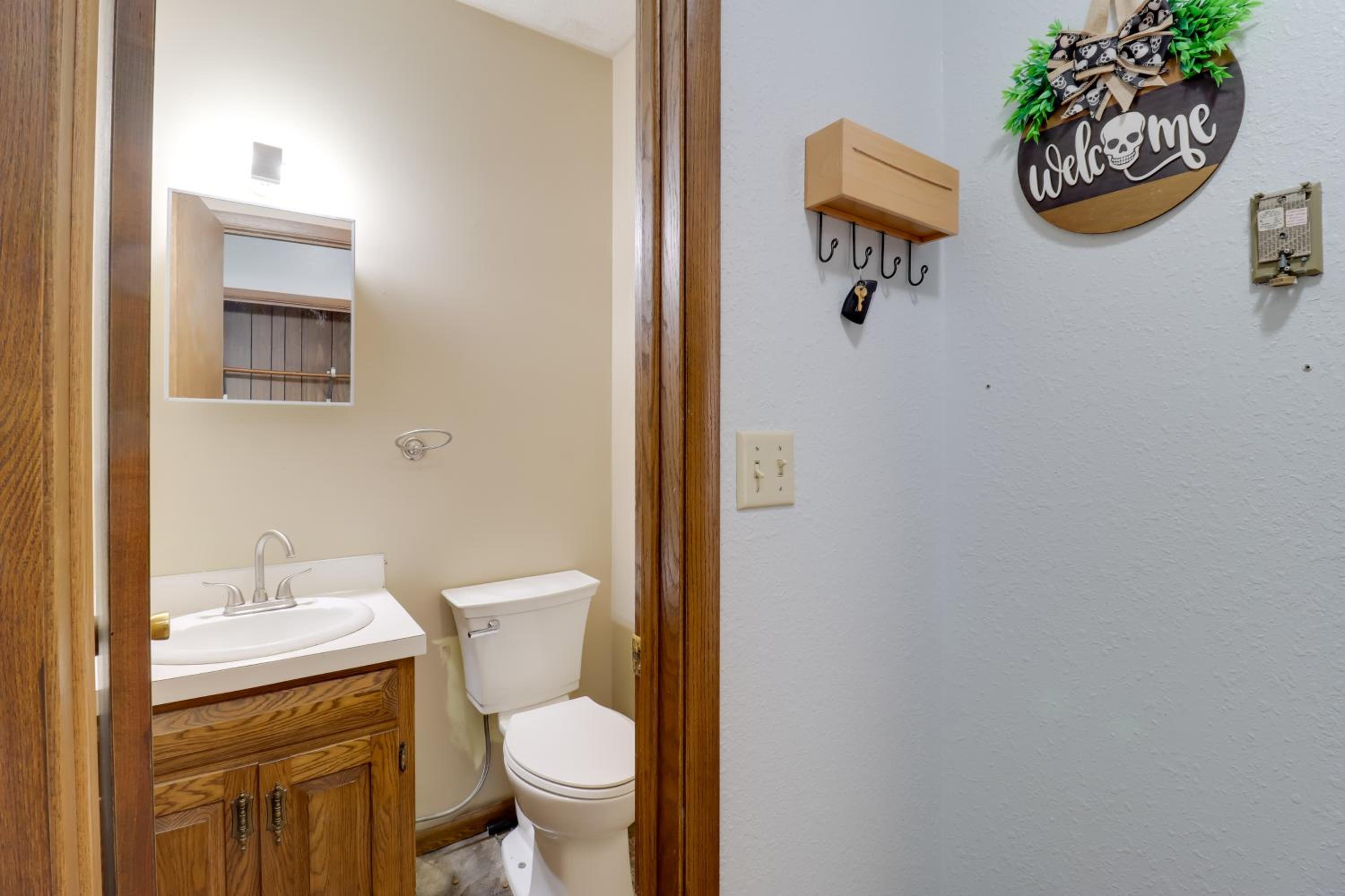 11 Mi to Maple Lake Family-Friendly Fertile Home