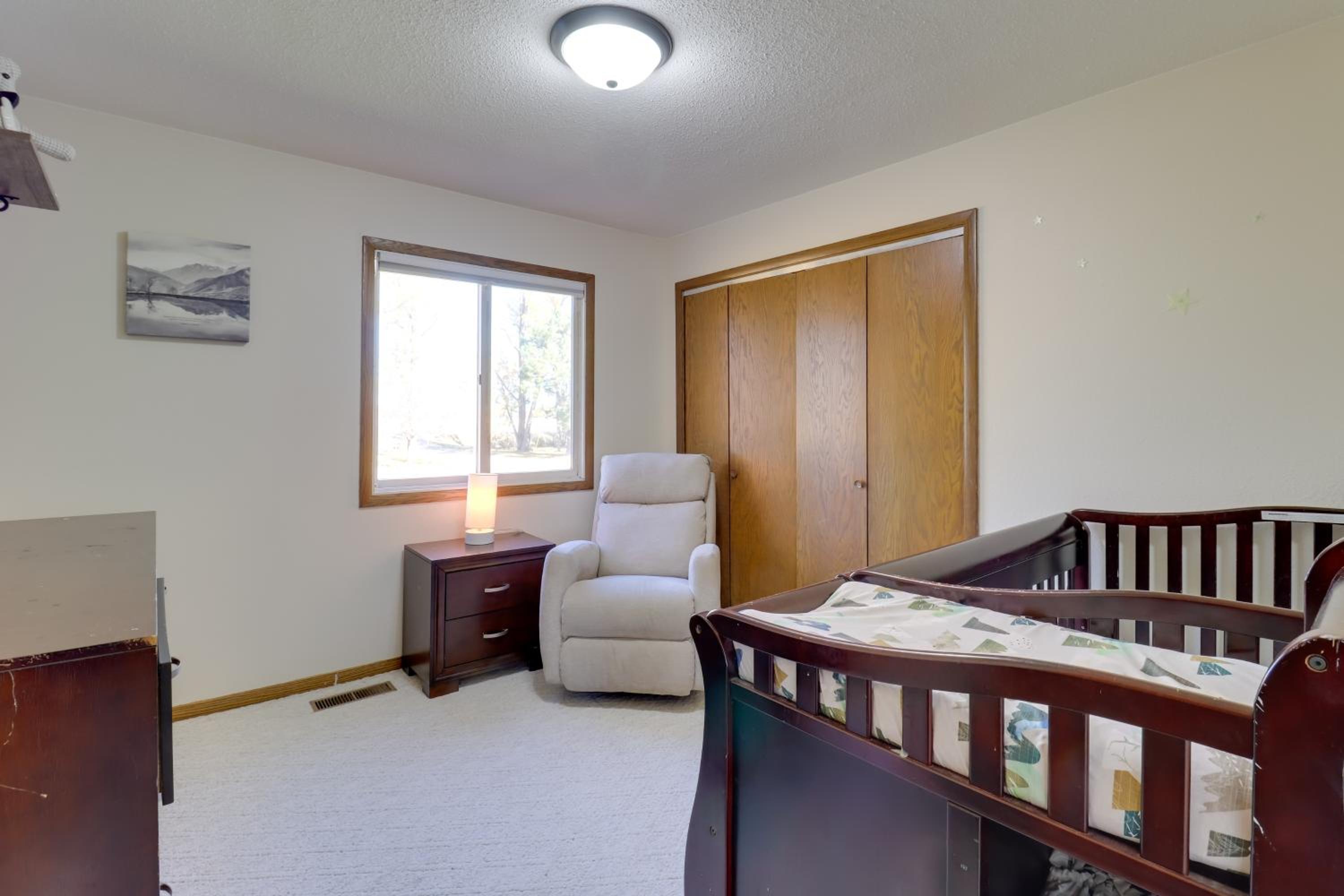 11 Mi to Maple Lake Family-Friendly Fertile Home