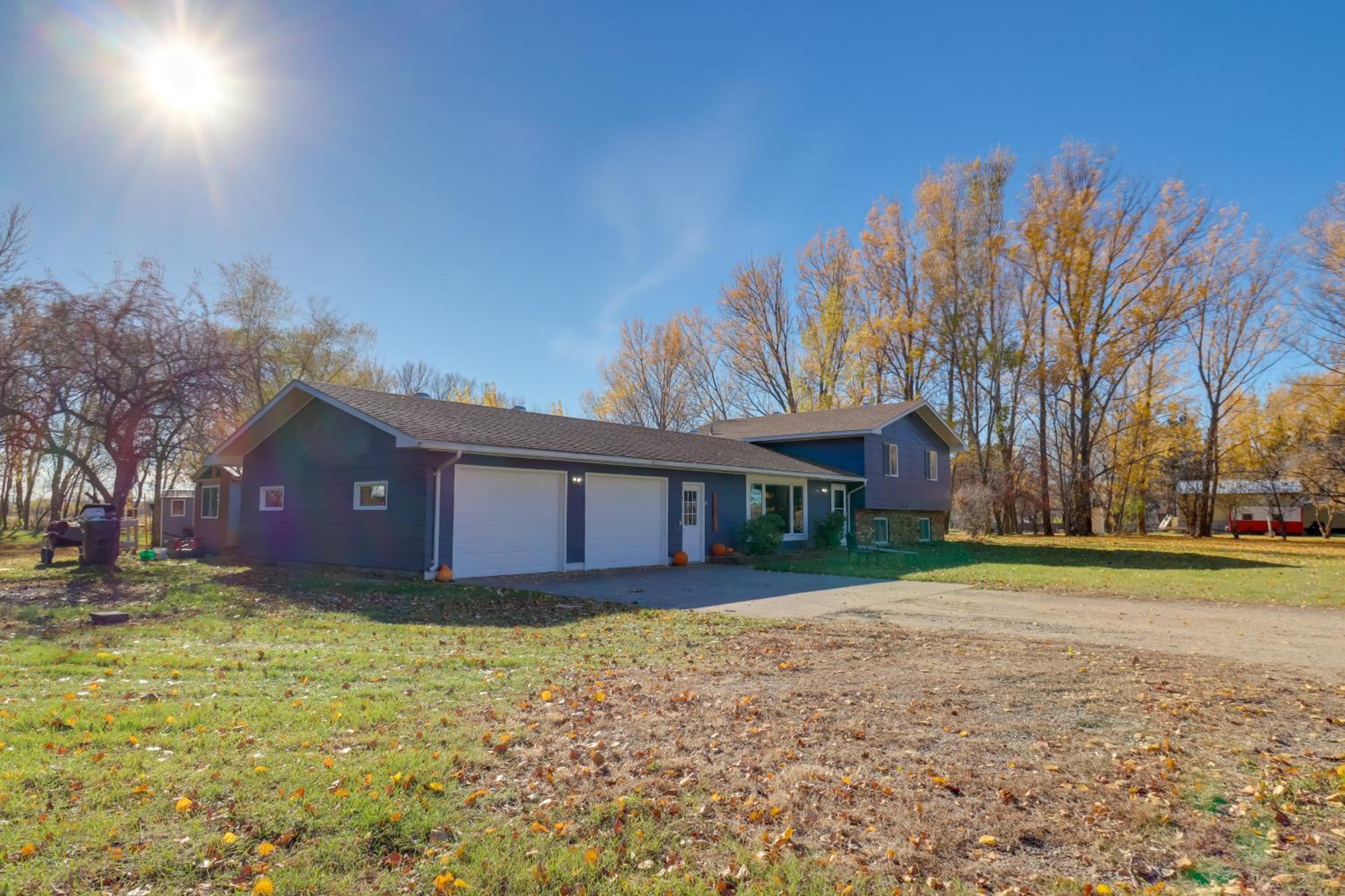 11 Mi to Maple Lake Family-Friendly Fertile Home