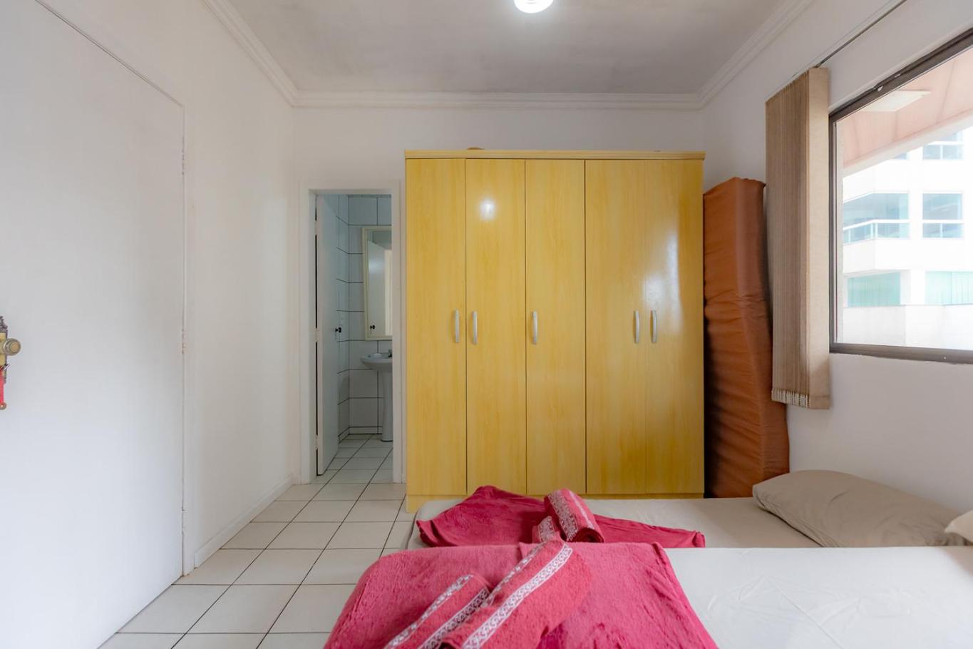 Apartamento com Varanda, Churrasqueira e Vista Mar