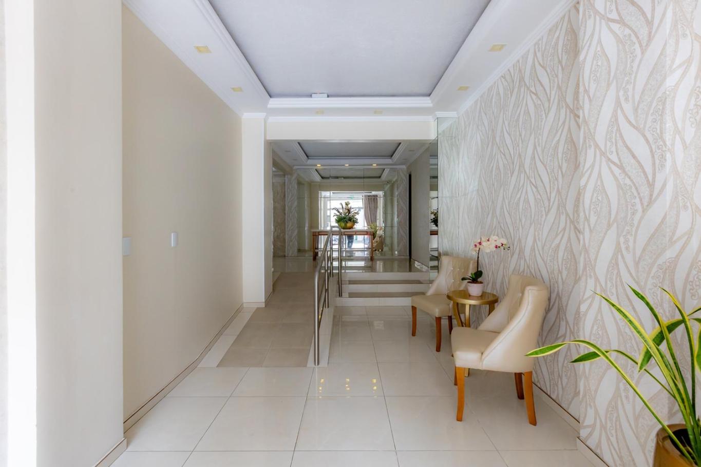 Apartamento com Varanda, Churrasqueira e Vista Mar