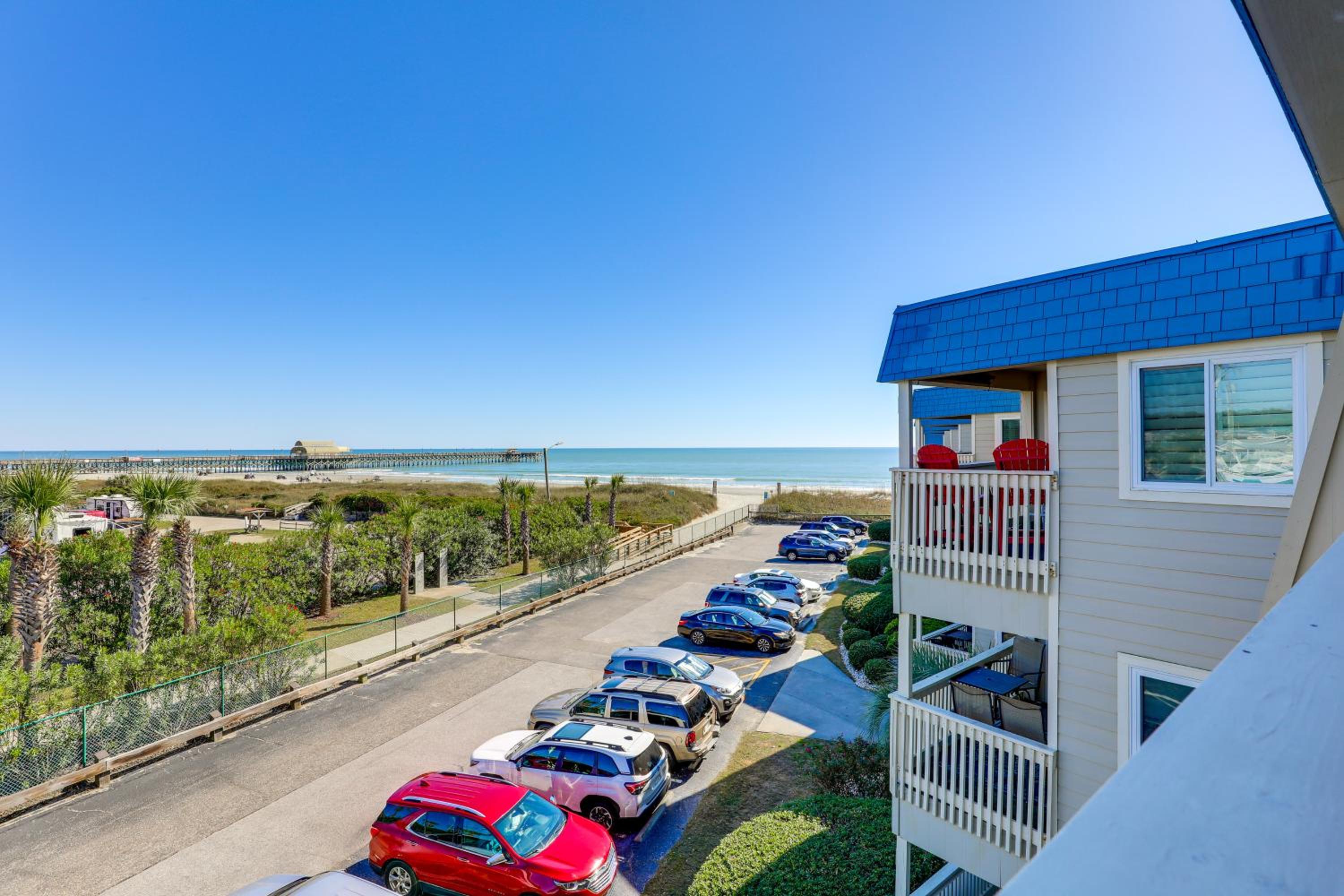 Steps to Sea! 3rd-Floor Myrtle Beach Condo with Pool