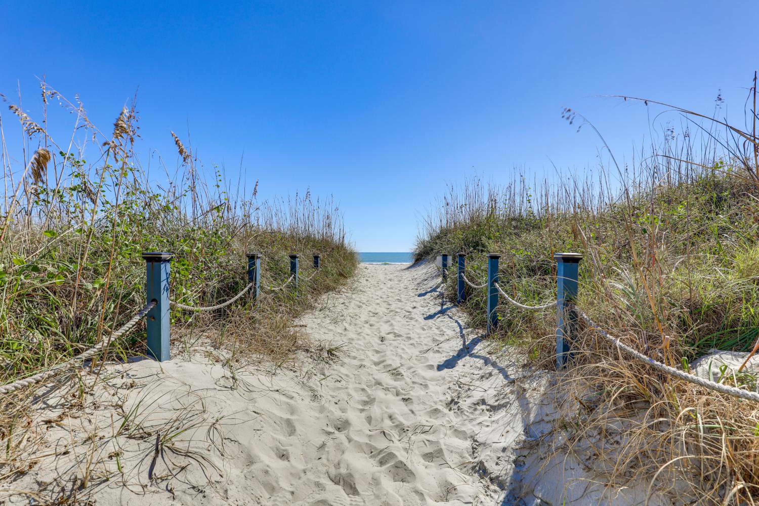 Steps to Sea! 3rd-Floor Myrtle Beach Condo with Pool