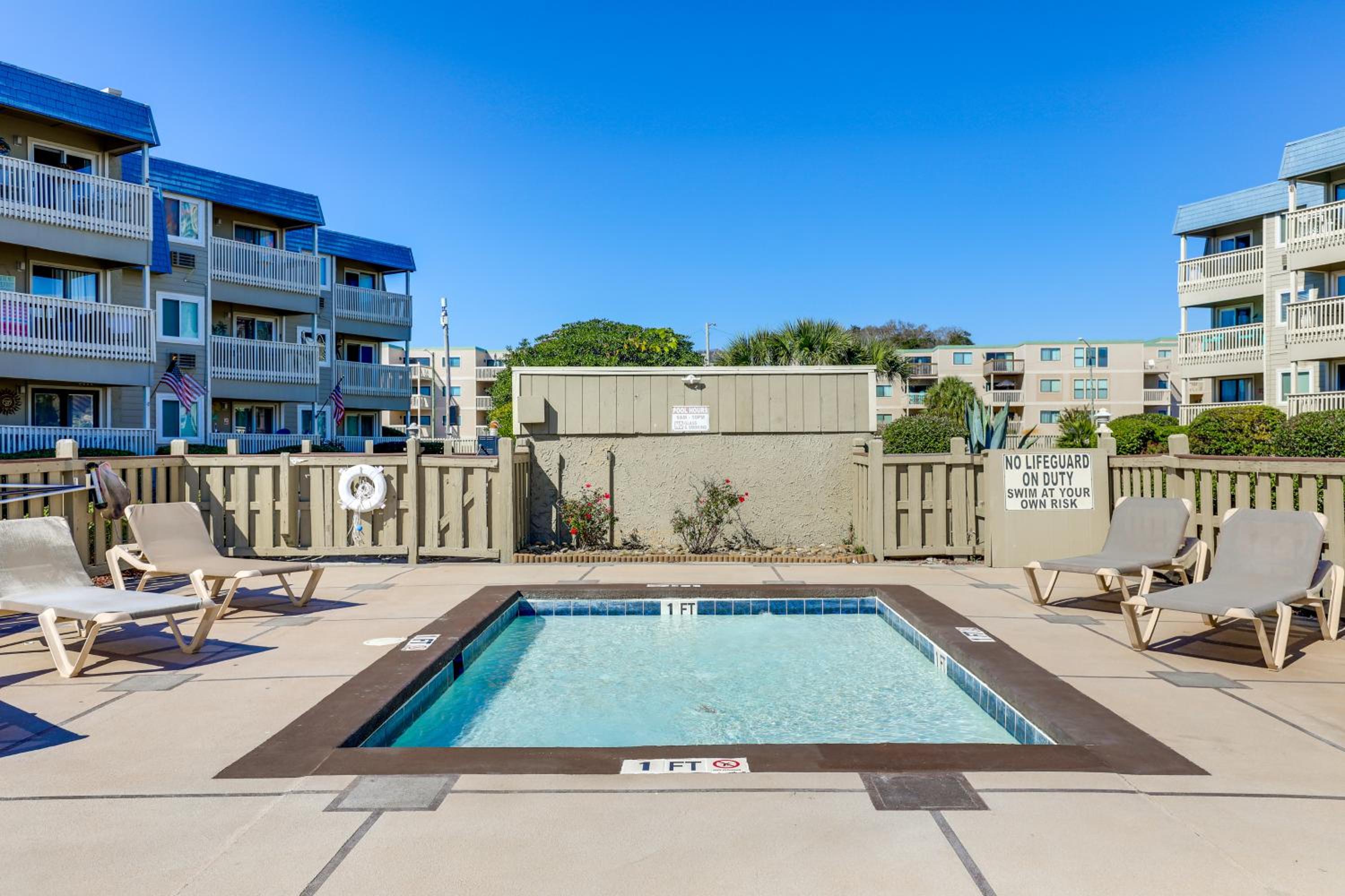 Steps to Sea! 3rd-Floor Myrtle Beach Condo with Pool