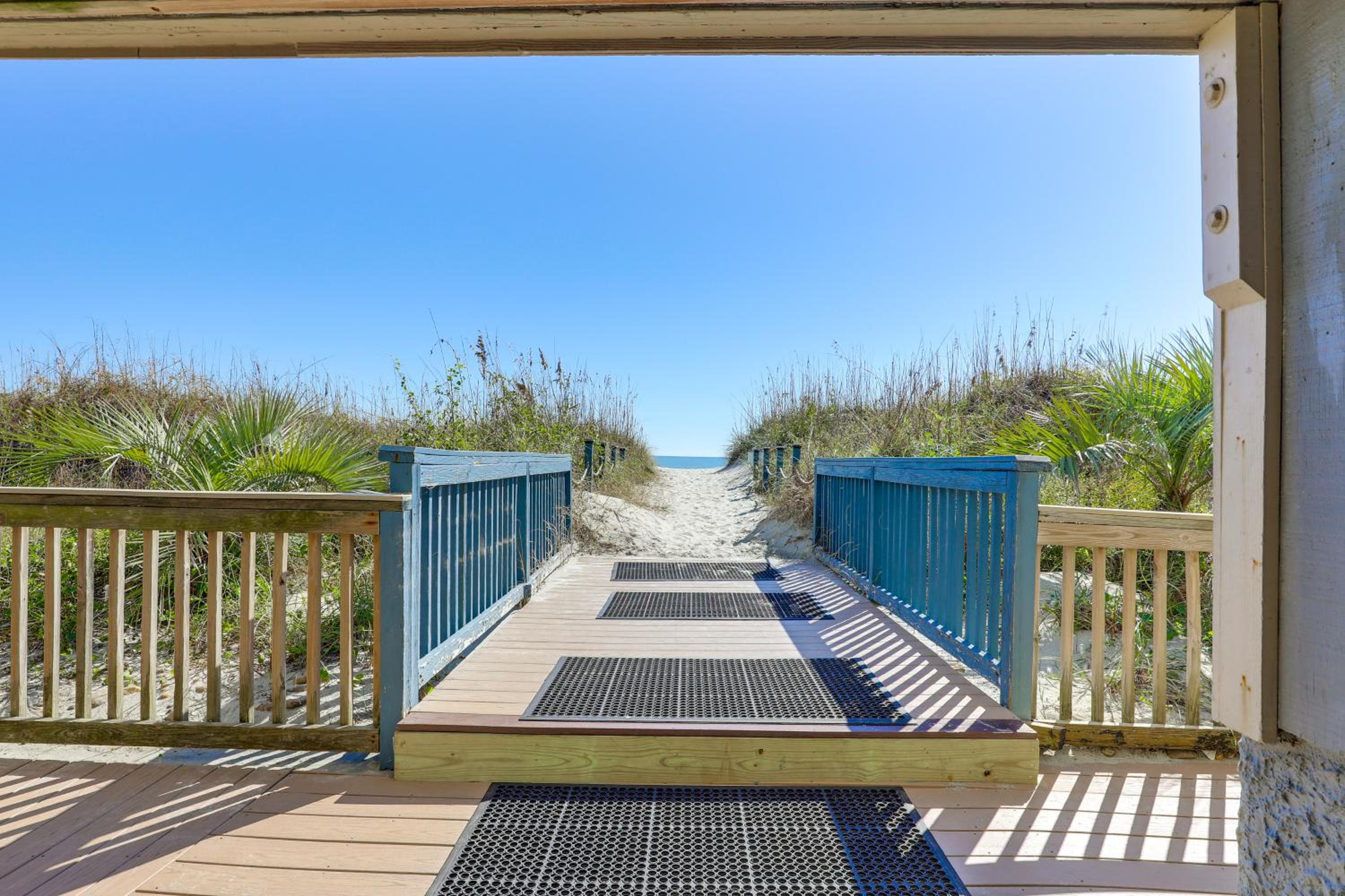 Steps to Sea! 3rd-Floor Myrtle Beach Condo with Pool