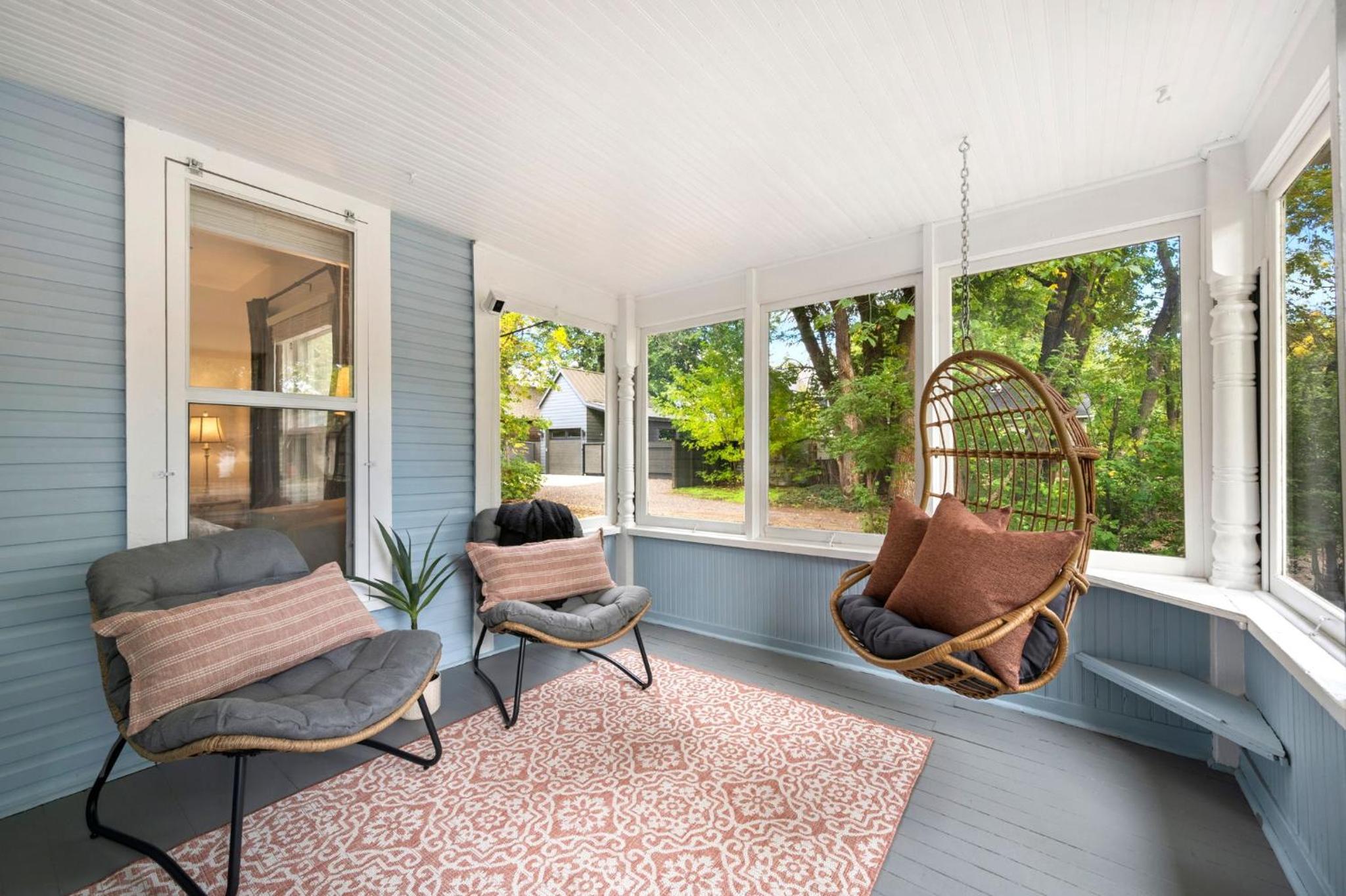 Oak Street Bungalow Walk to Old Town and CSU
