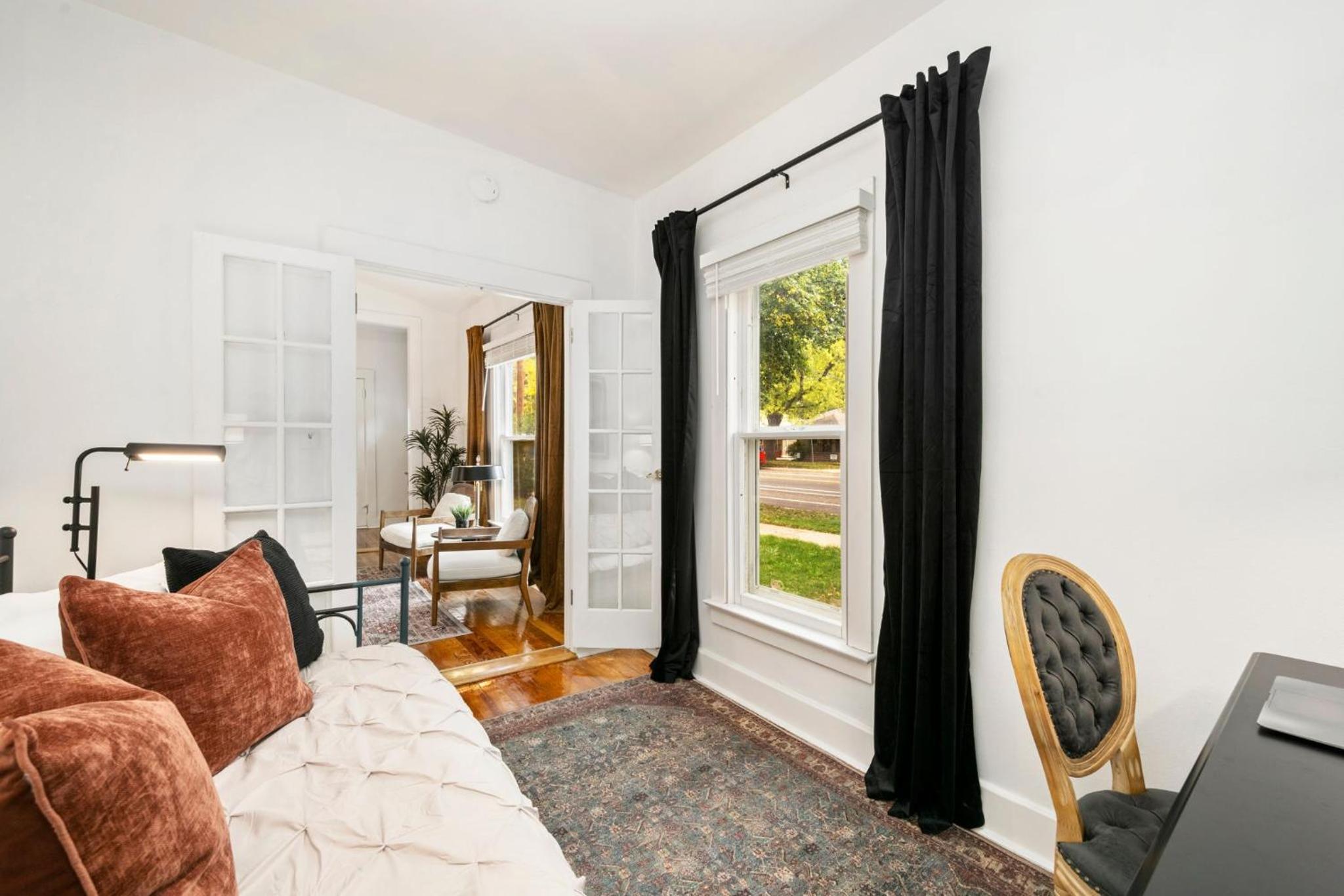 Oak Street Bungalow Walk to Old Town and CSU