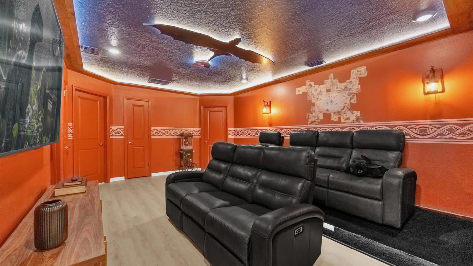 Stunning Resort Villa w Pool Cinema & Games Room