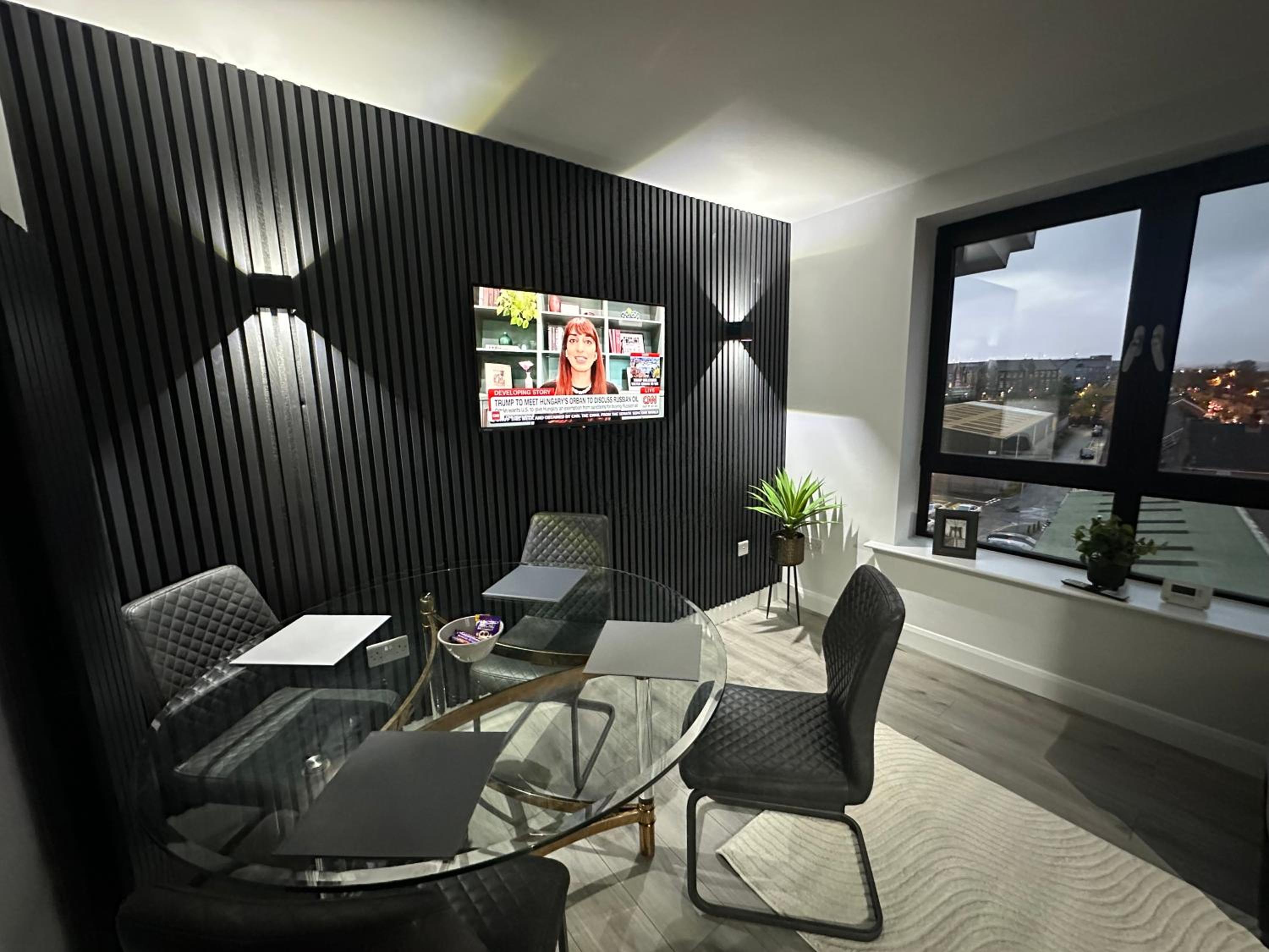 Lux 2bed apartment city center Free parking