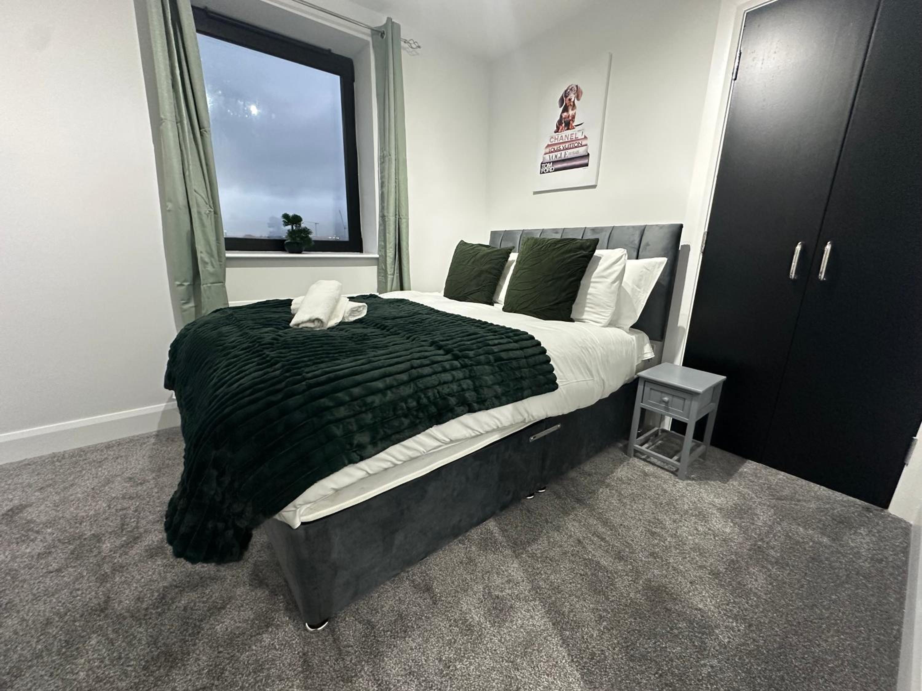 Lux 2bed apartment city center Free parking