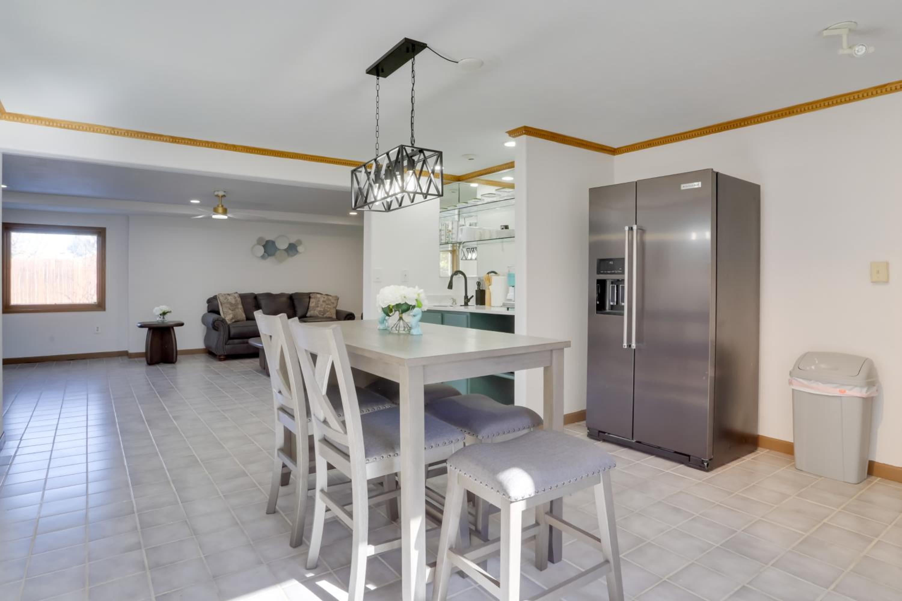 6 Mi to Barr Lake Apt with Yard and Pool Access!