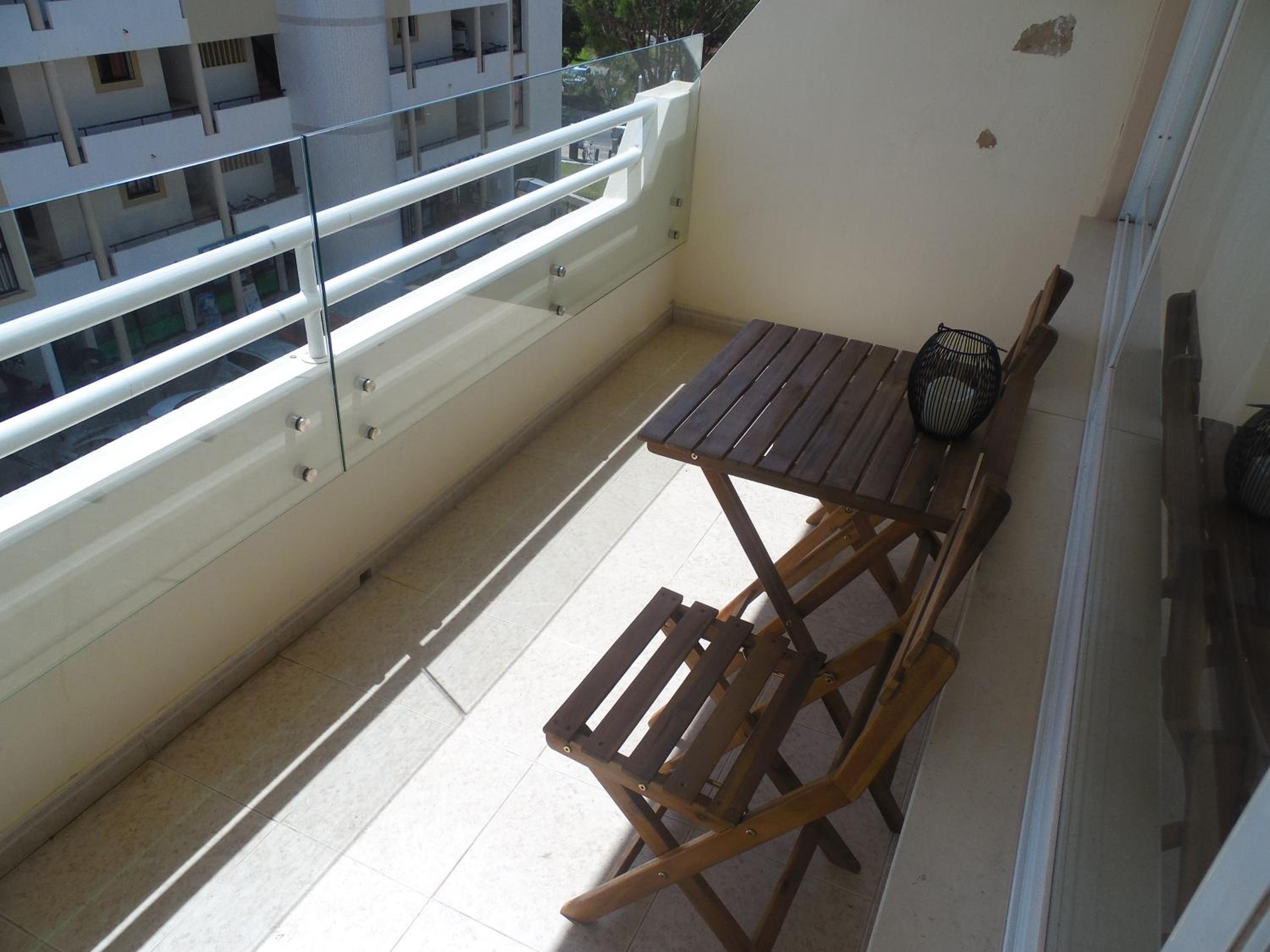 Apartamento Moura 11 con vistas al mar en Vilamoura — balance & terrace