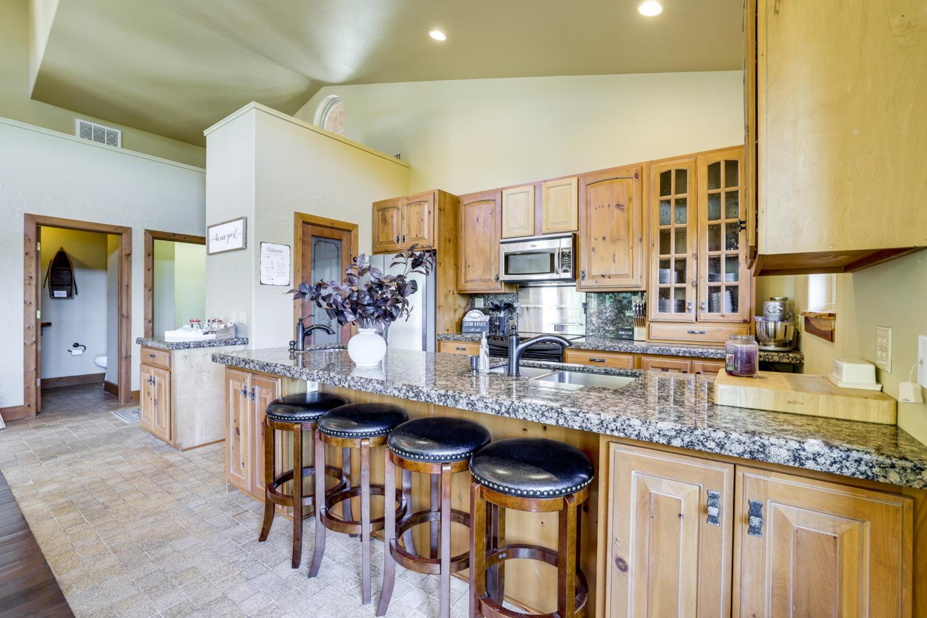Grand Lake Waterfront Getaway with Boat Slip!