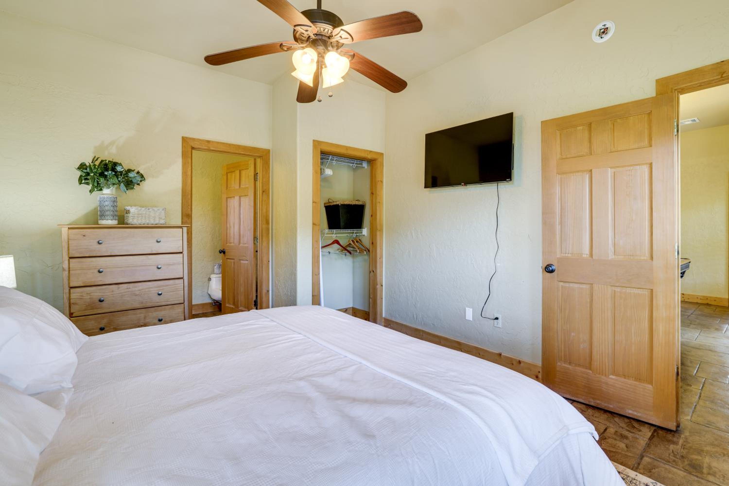 Grand Lake Waterfront Getaway with Boat Slip!