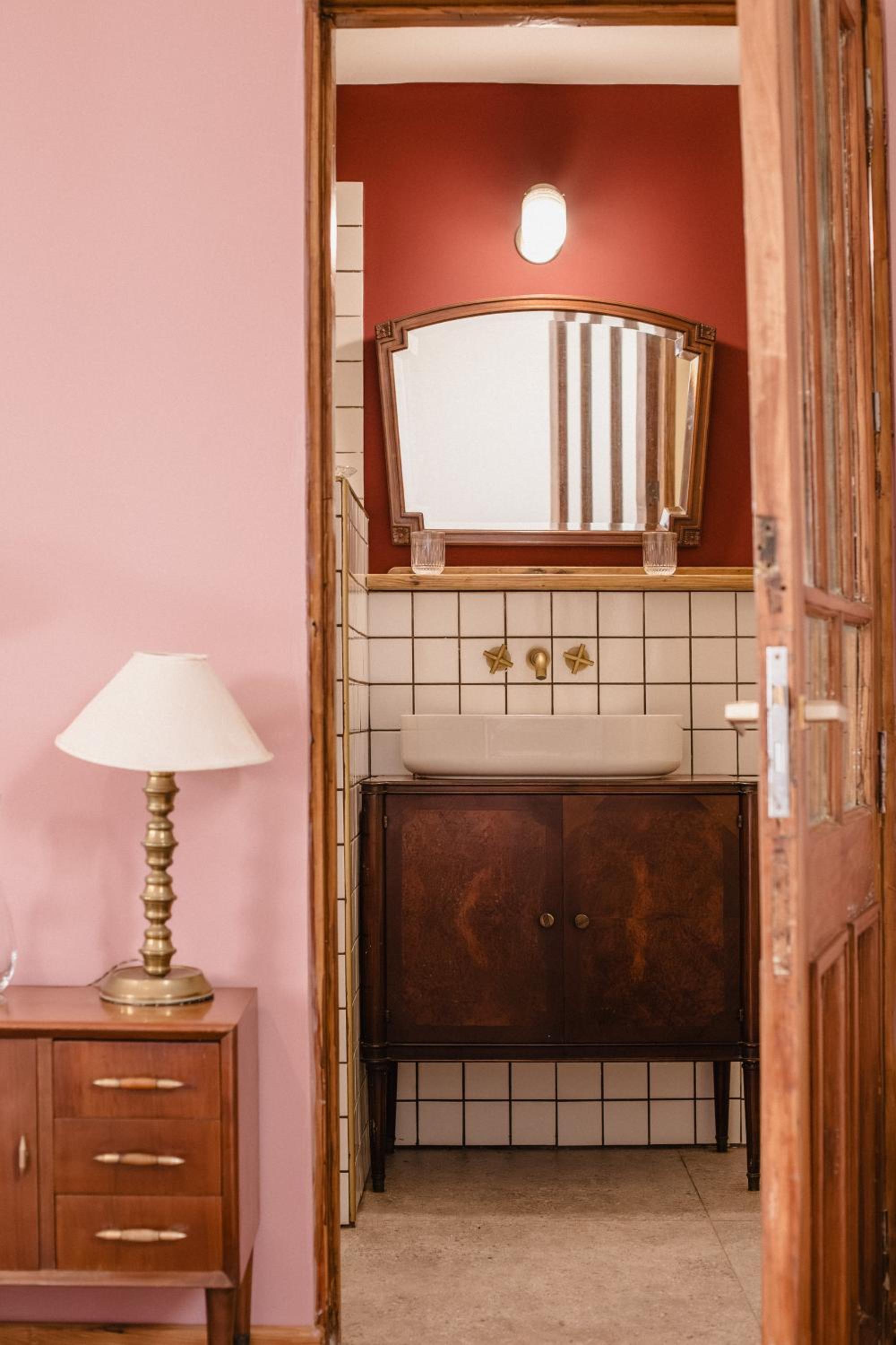 La Noire Petit hotel