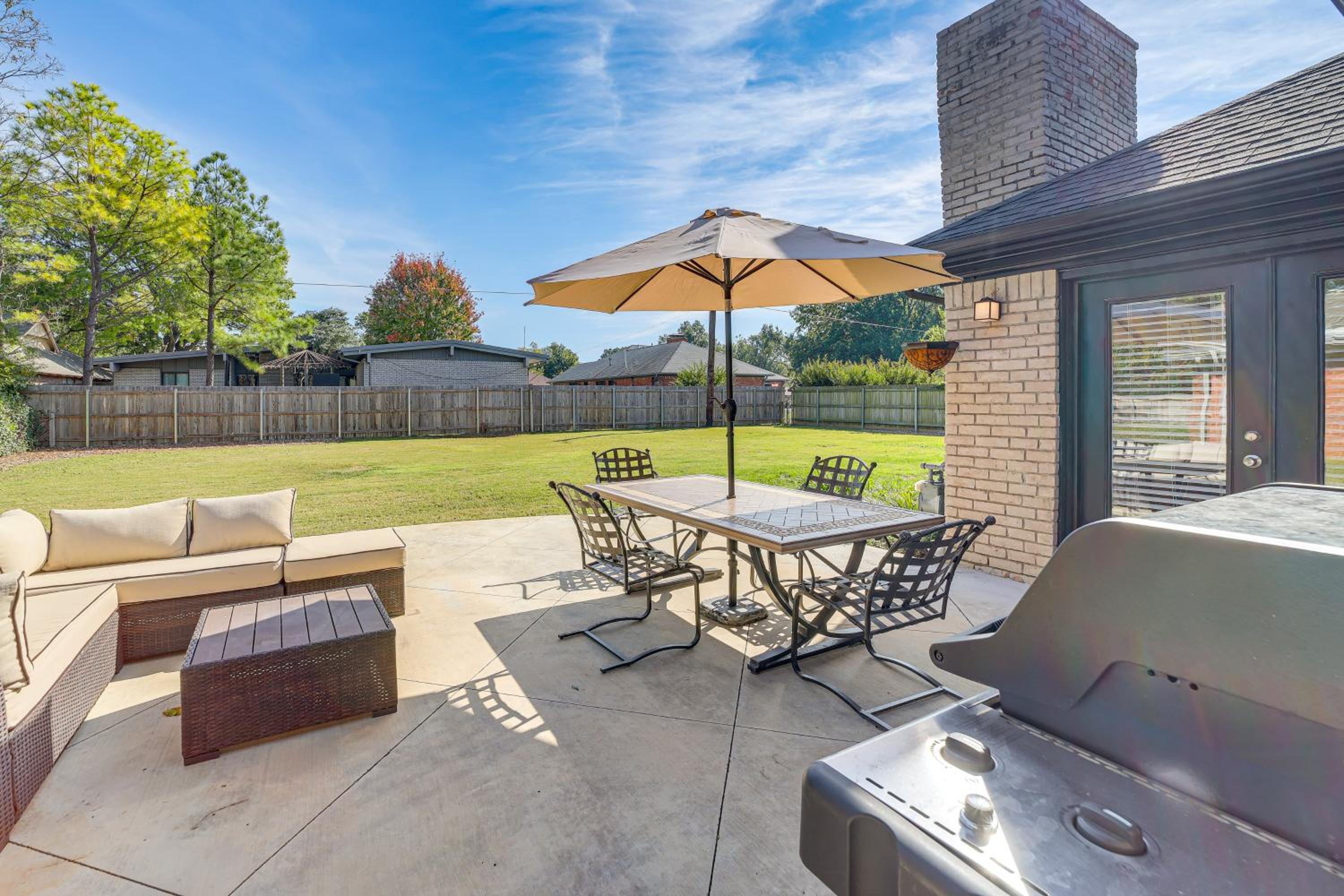 Pet-Friendly Home with Yard 8 Mi to Downtown Tulsa!