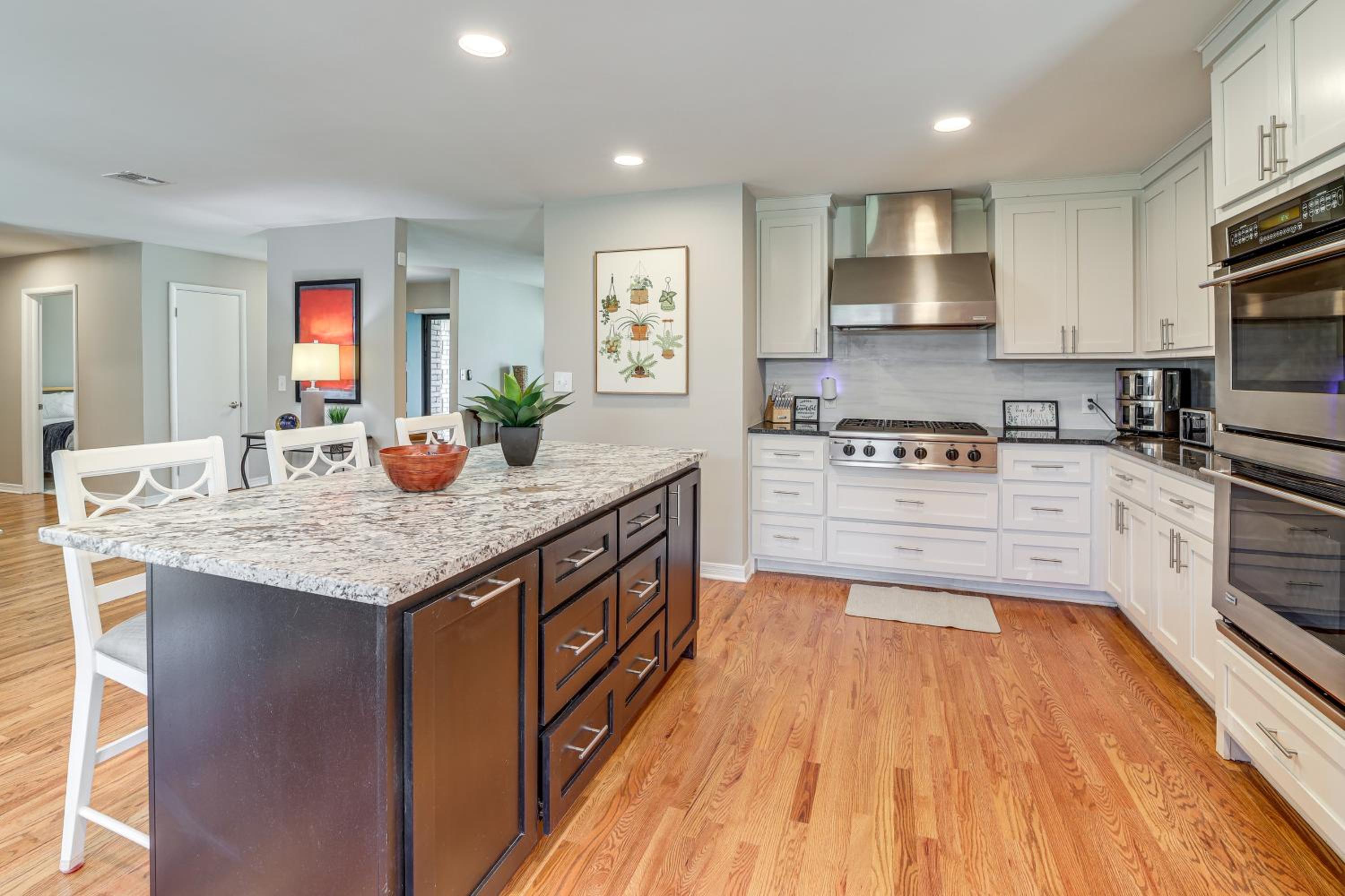 Pet-Friendly Home with Yard 8 Mi to Downtown Tulsa!