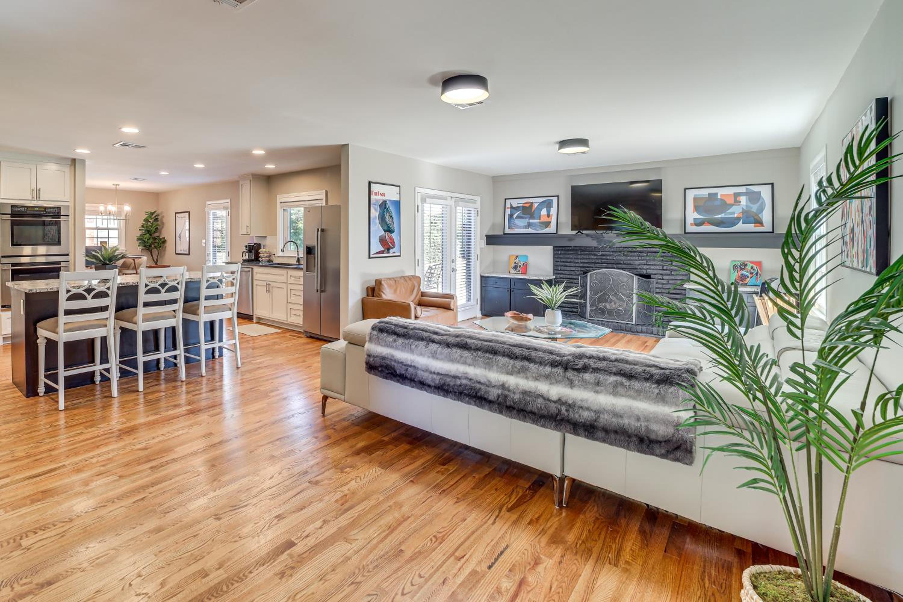 Pet-Friendly Home with Yard 8 Mi to Downtown Tulsa!