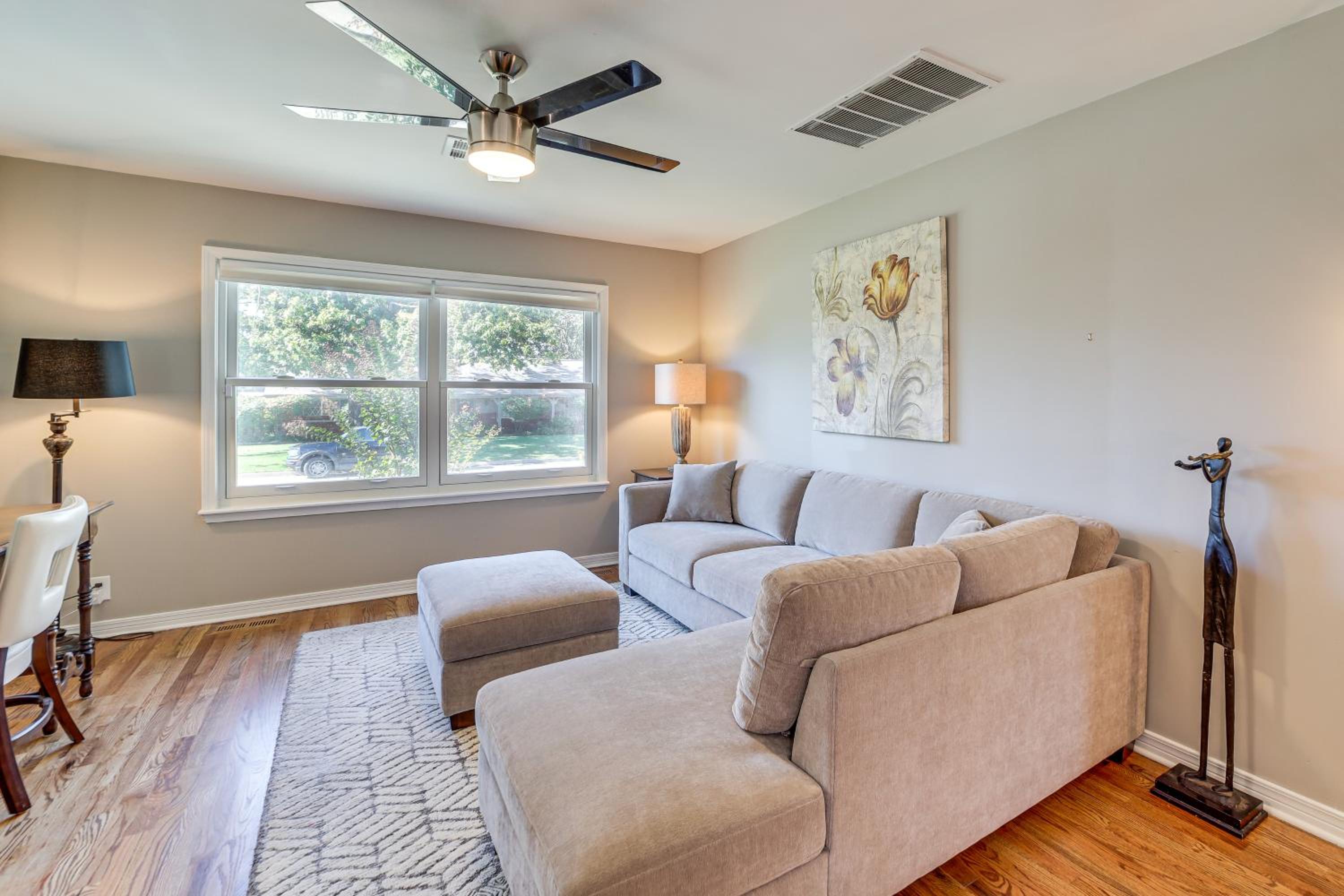 Pet-Friendly Home with Yard 8 Mi to Downtown Tulsa!