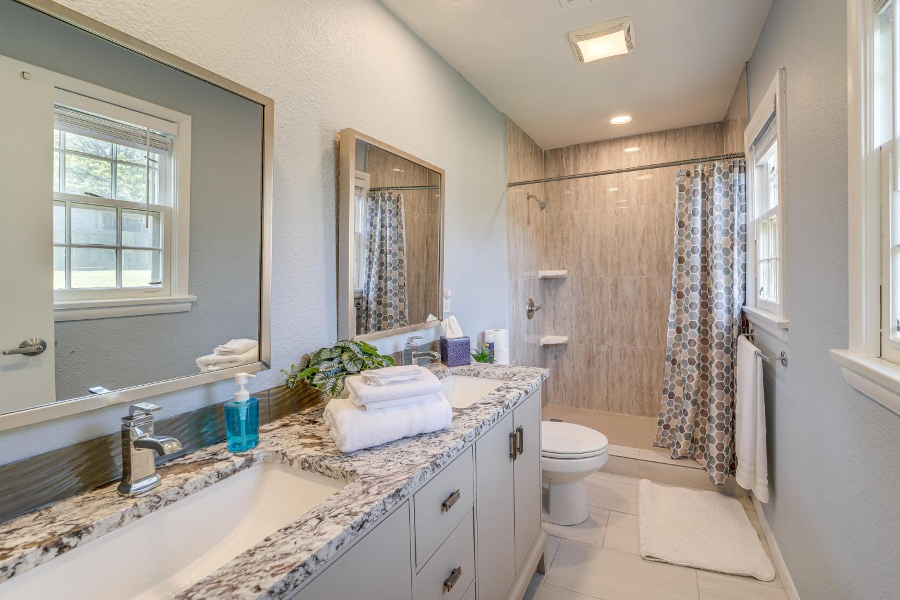 Pet-Friendly Home with Yard 8 Mi to Downtown Tulsa!