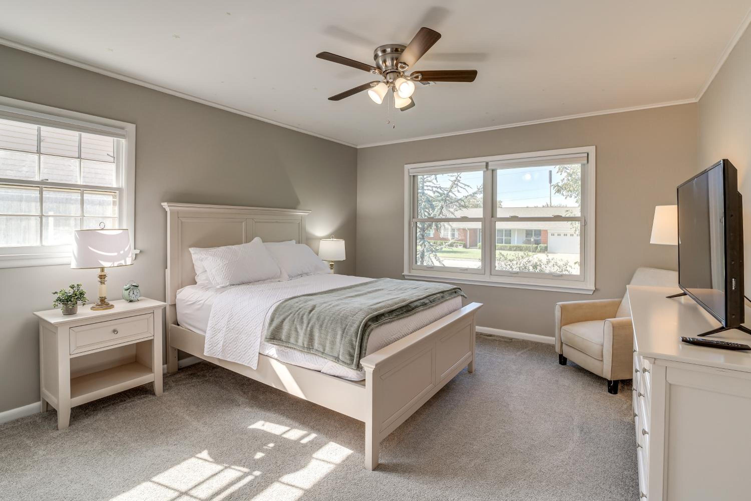 Pet-Friendly Home with Yard 8 Mi to Downtown Tulsa!