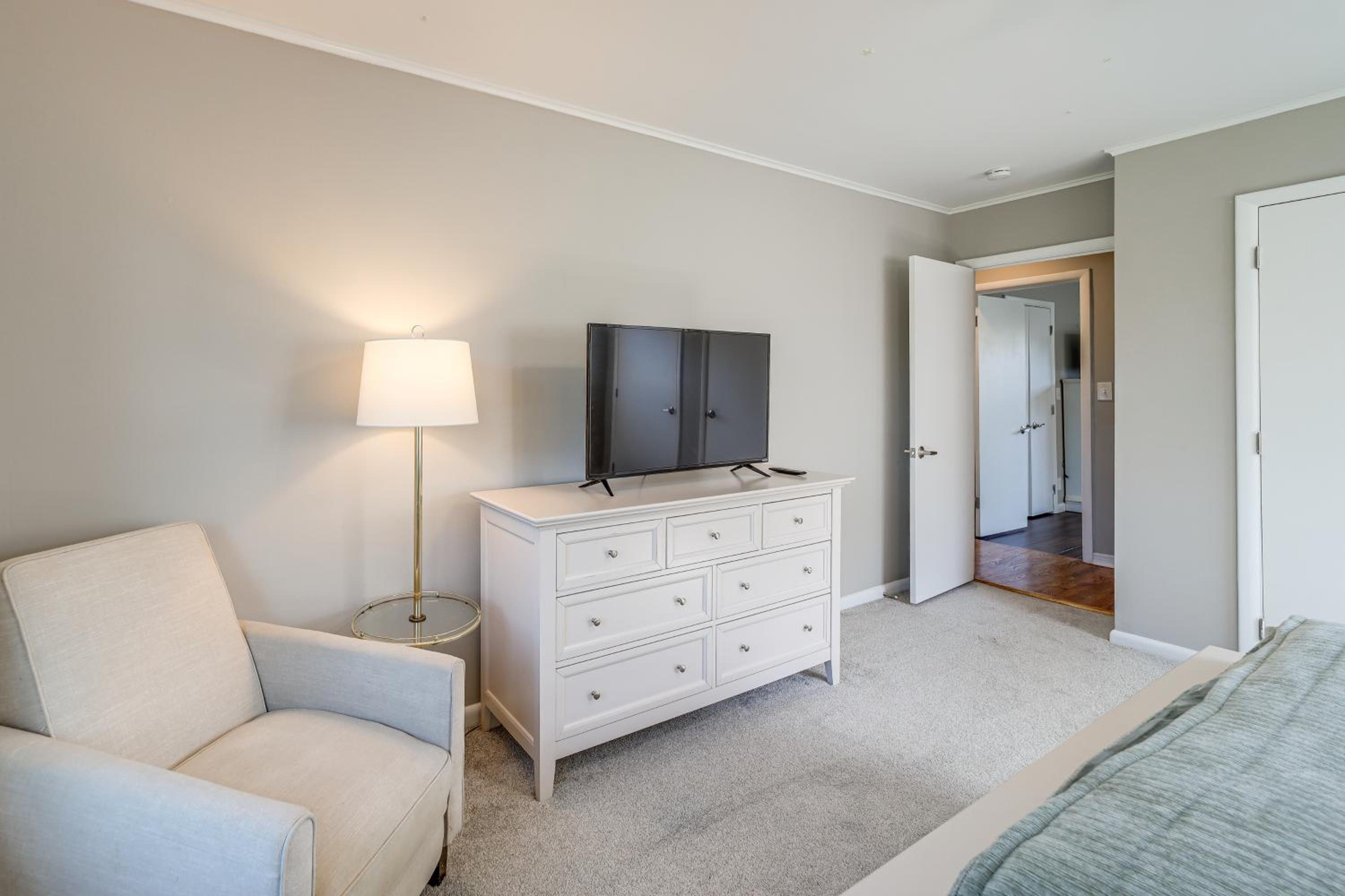 Pet-Friendly Home with Yard 8 Mi to Downtown Tulsa!