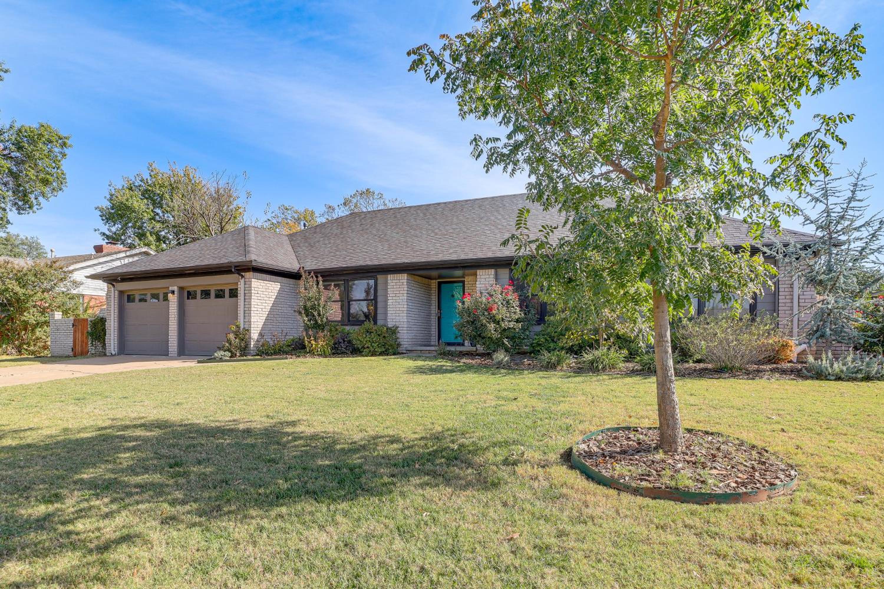 Pet-Friendly Home with Yard 8 Mi to Downtown Tulsa!