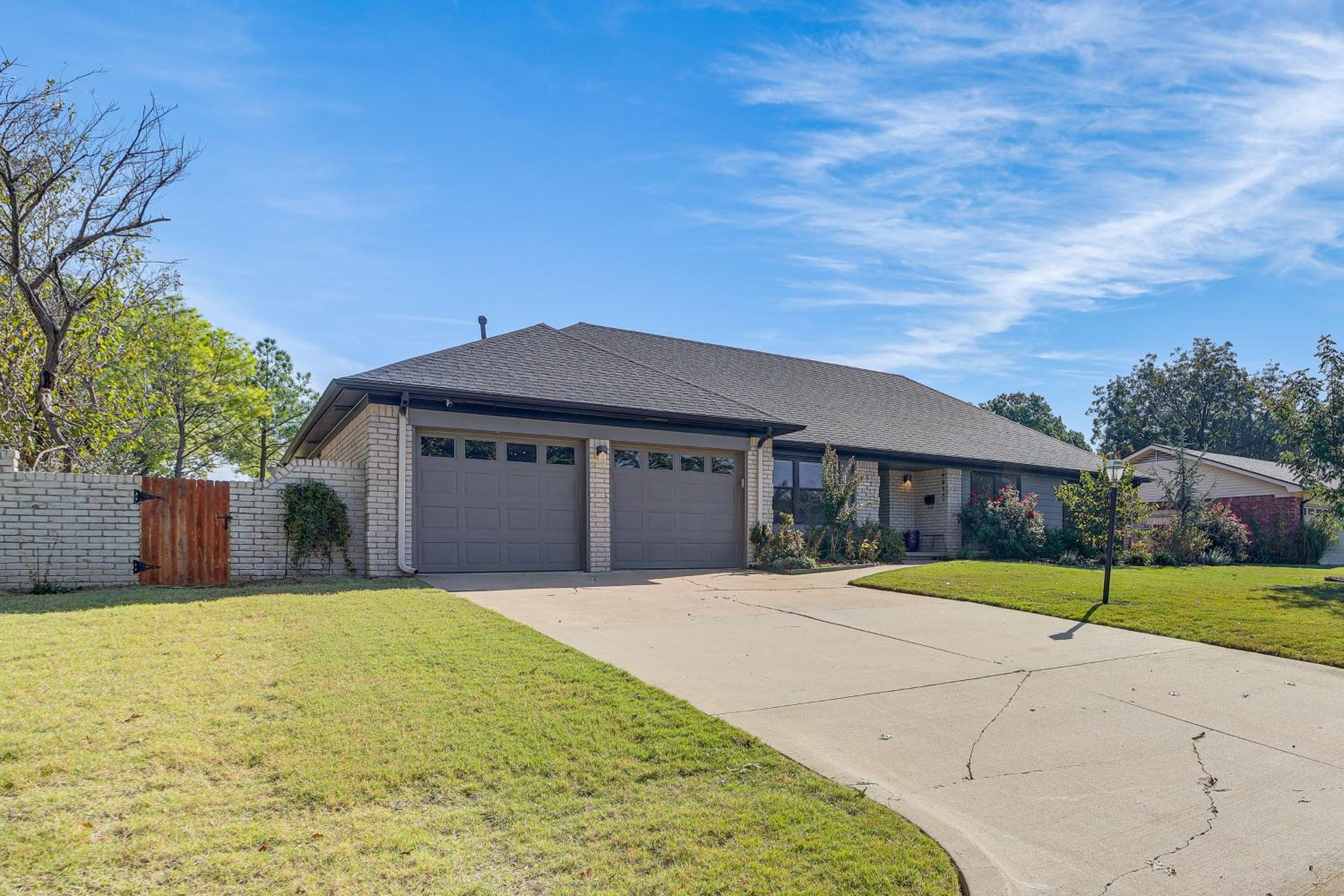 Pet-Friendly Home with Yard 8 Mi to Downtown Tulsa!