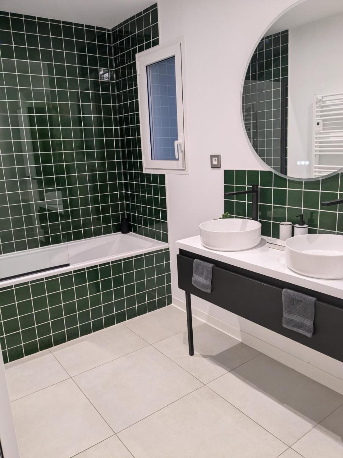 Villa calme avec piscine et spa à Mérignac Proche hôpital tram et parc d activité