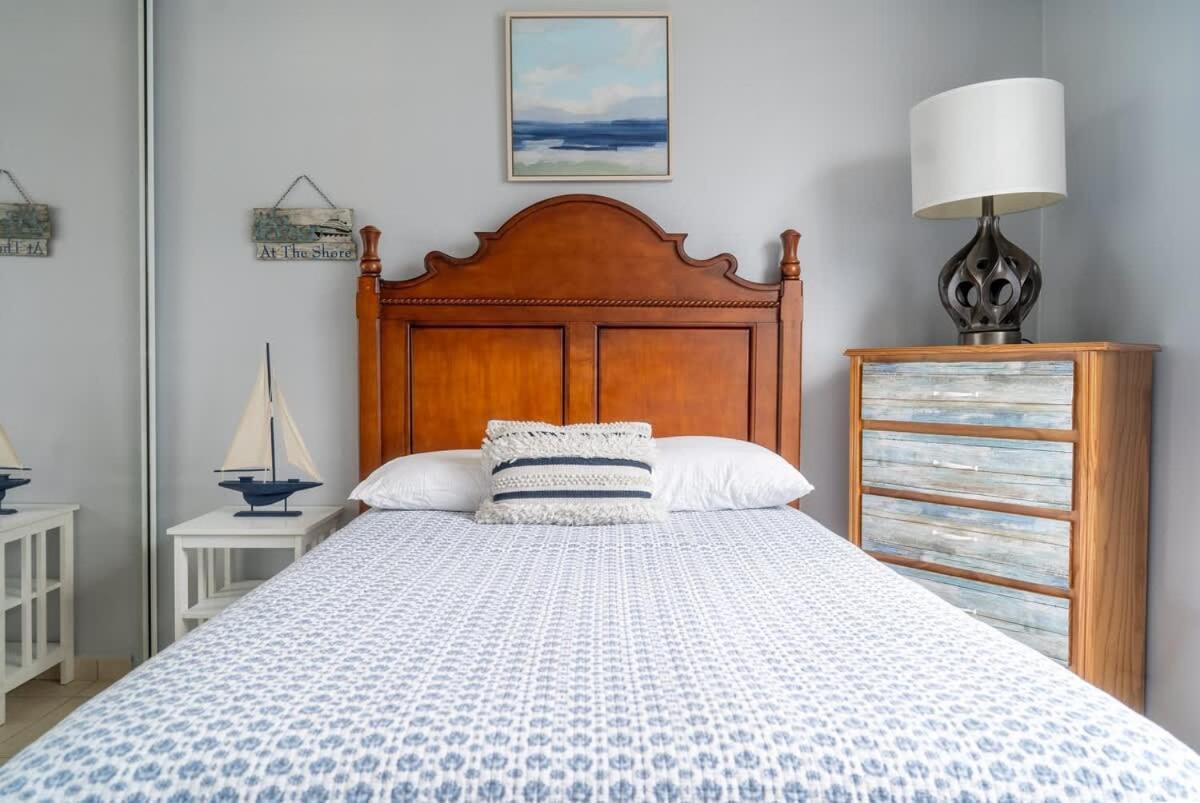 Coral 17 Costa Brava Condo, Pool, 5 Min from Beach