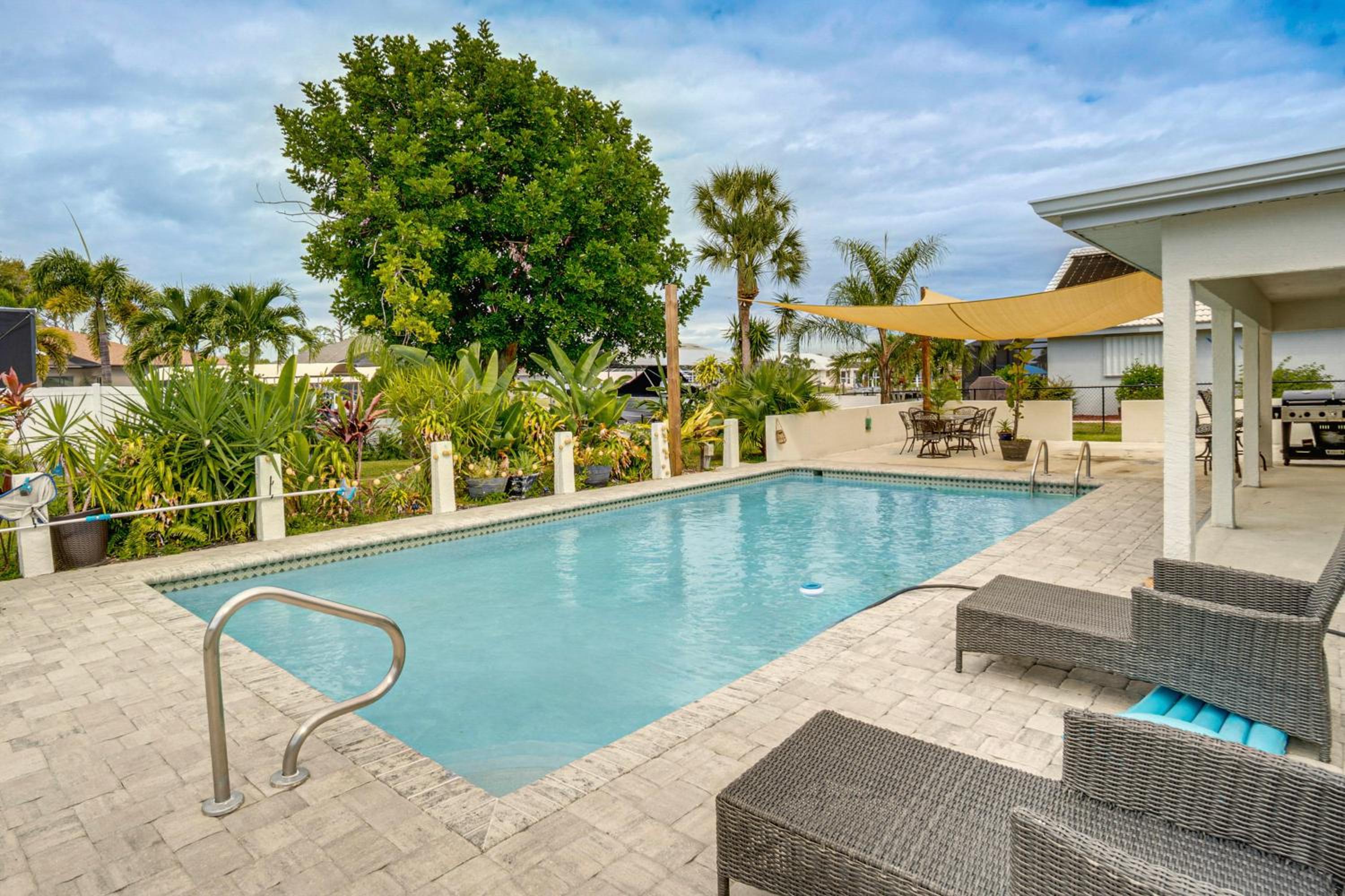 Fish, Swim and Boat Riverfront Port Charlotte Home
