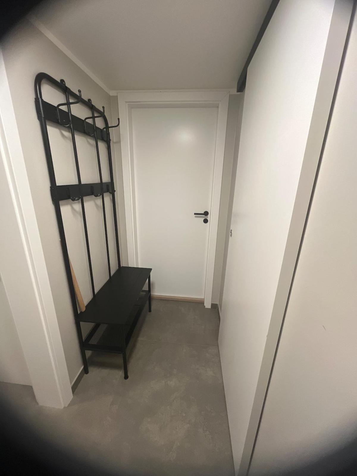 Ary & Pablo Airport Stay