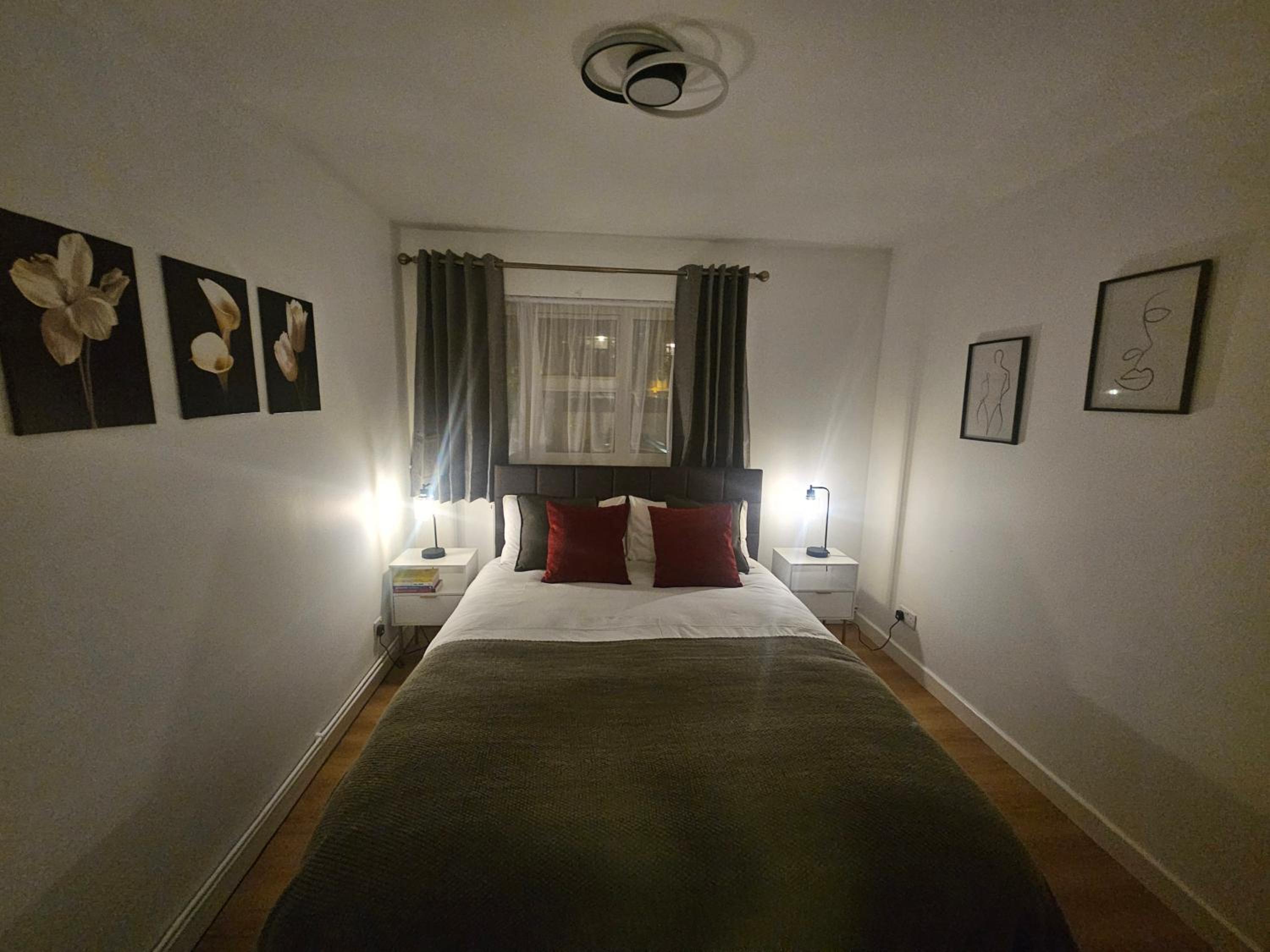 Bright & Modern Apartment, Central Location, Free Parking & Fast Wi Fi