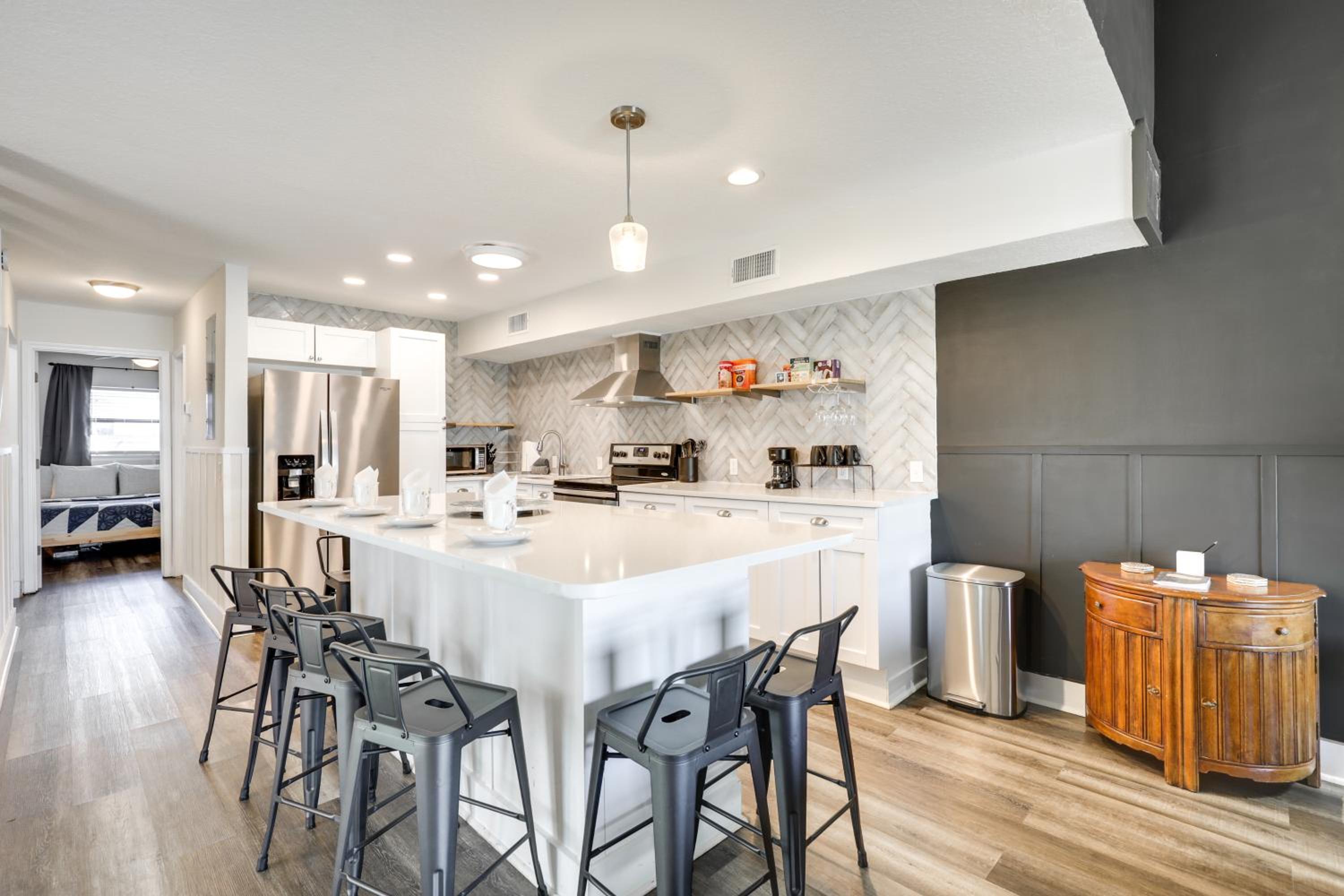 Stylish and Walkable! Pet-Friendly St Augustine Gem!