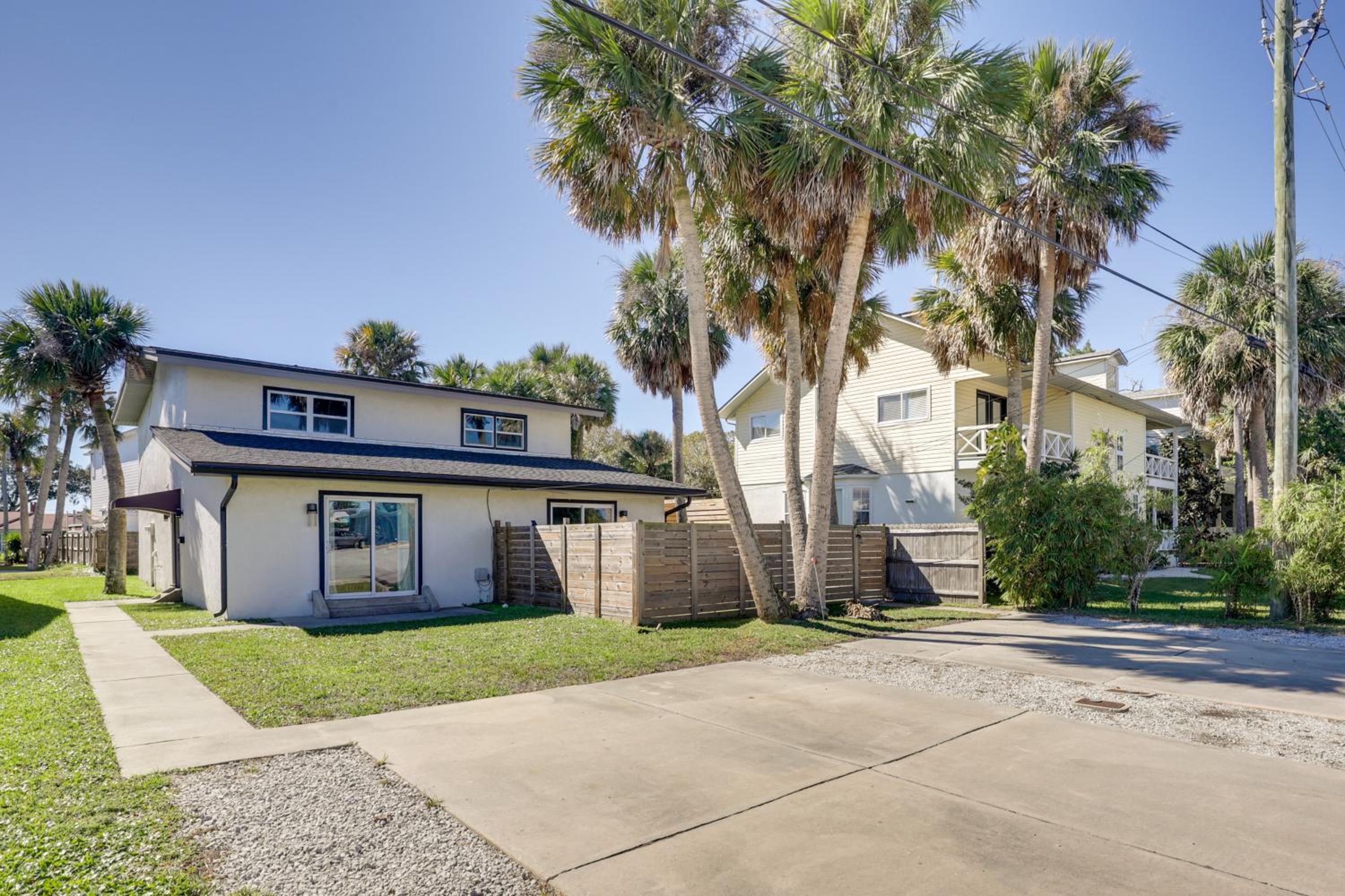 Stylish and Walkable! Pet-Friendly St Augustine Gem!