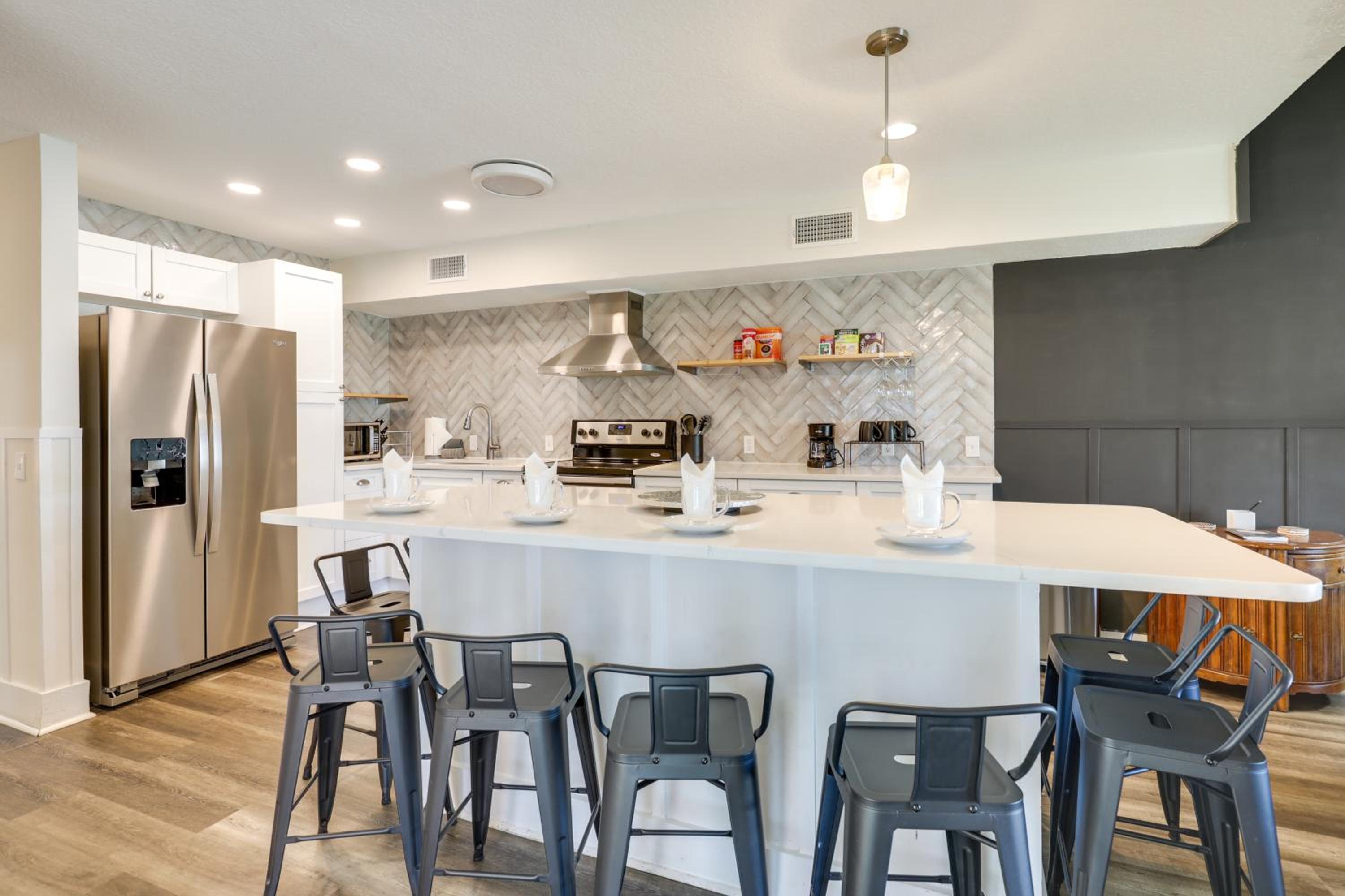 Stylish and Walkable! Pet-Friendly St Augustine Gem!